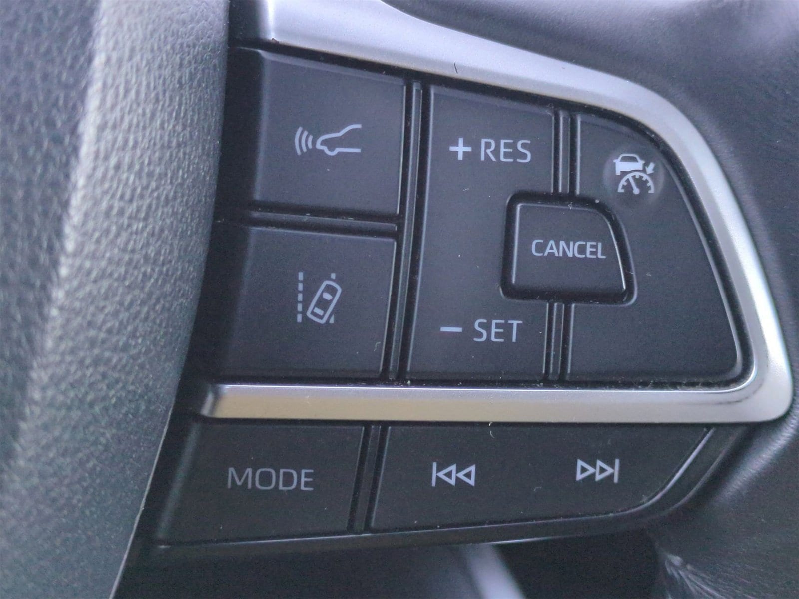 Thumbnail: 2022 Toyota Highlander - 27