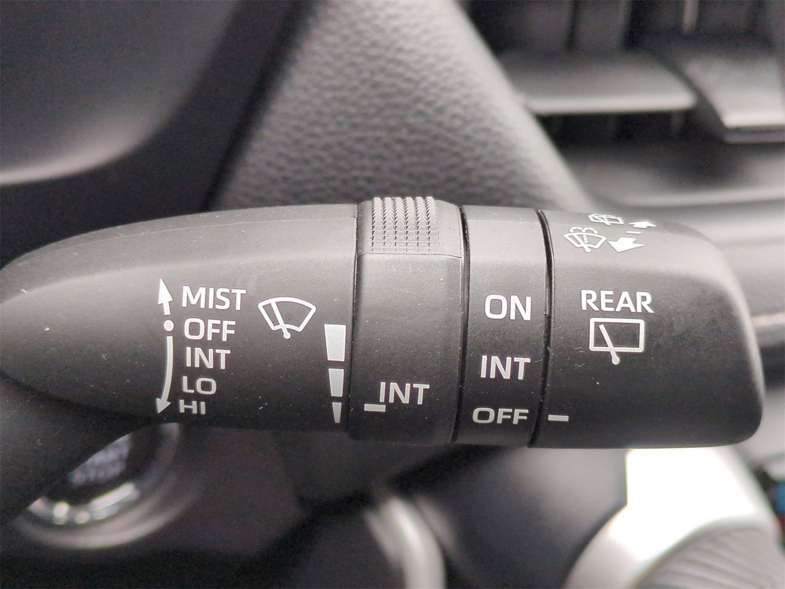 Thumbnail: 2025 Toyota RAV4 - 25