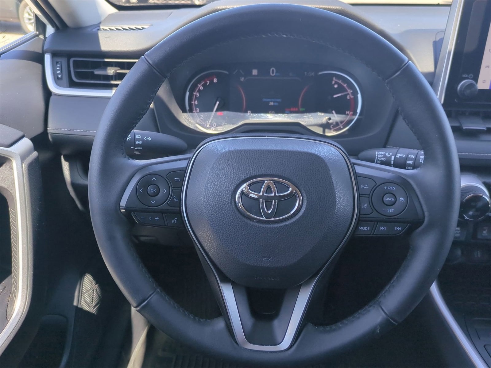 Thumbnail: 2023 Toyota RAV4 - 24