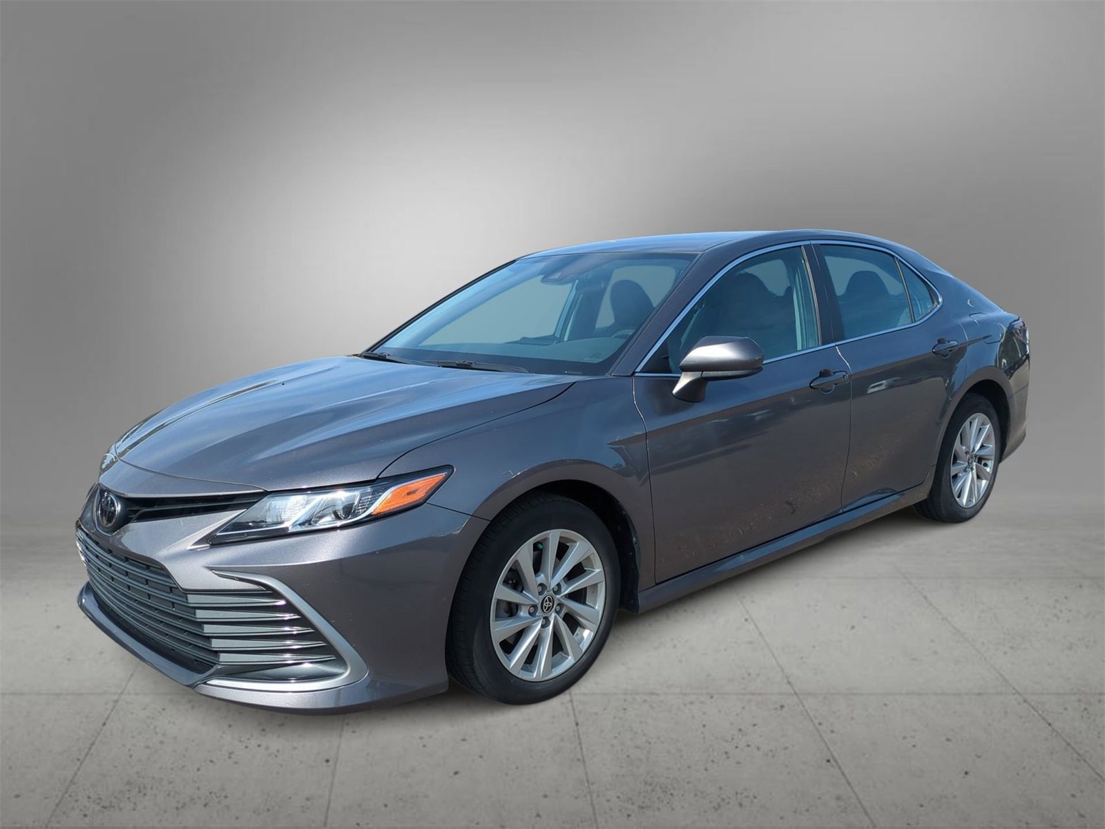2023 Toyota Camry LE photo 4