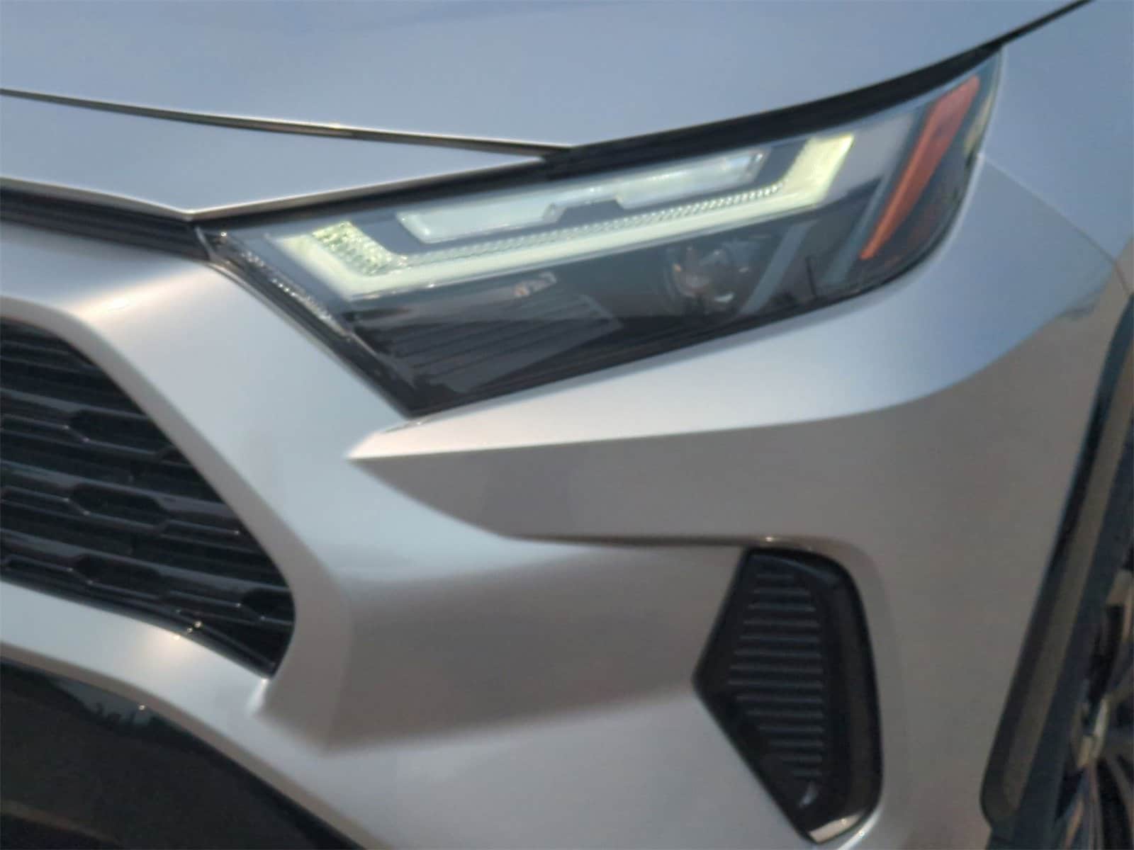 Thumbnail: 2022 Toyota RAV4 - 11
