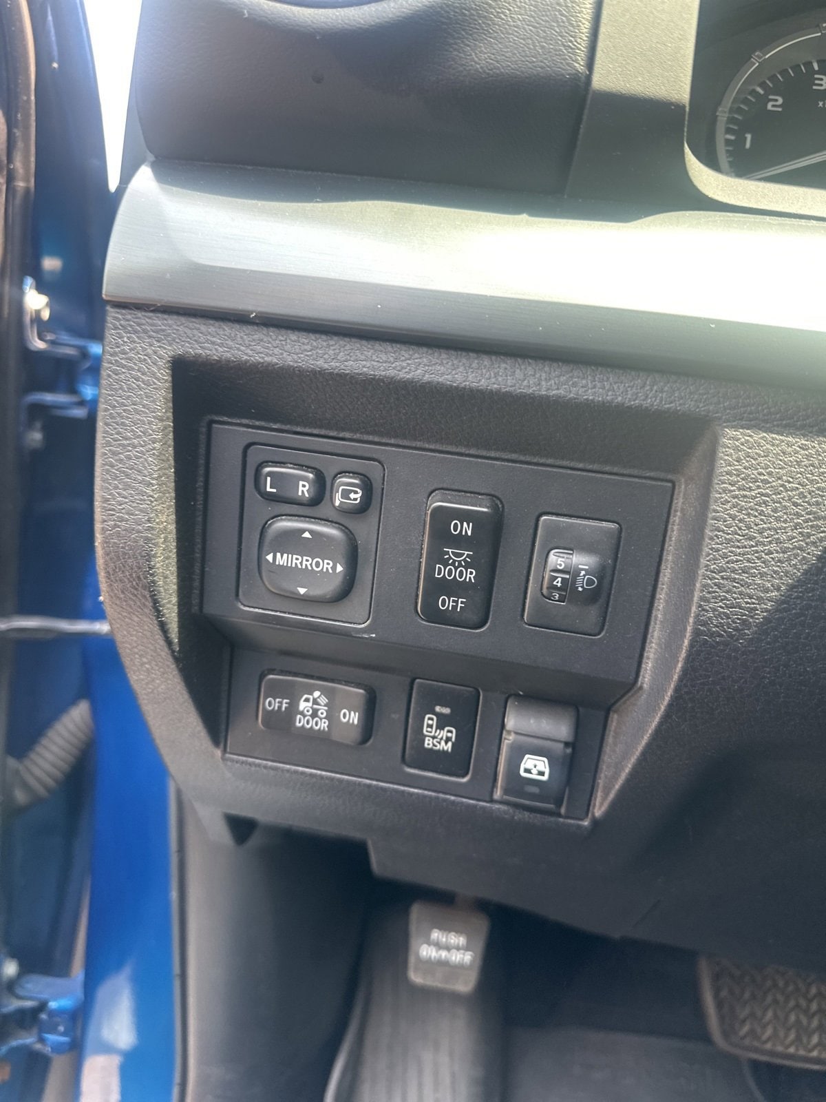 2016 Toyota Tundra  6