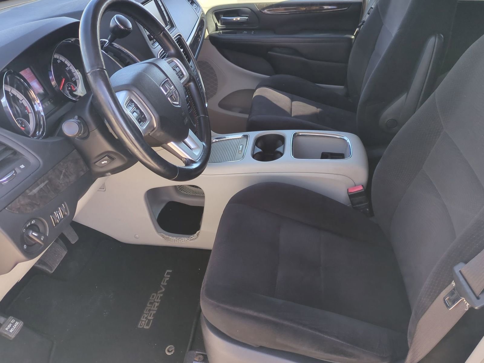 Thumbnail: 2011 Dodge Grand Caravan - 15