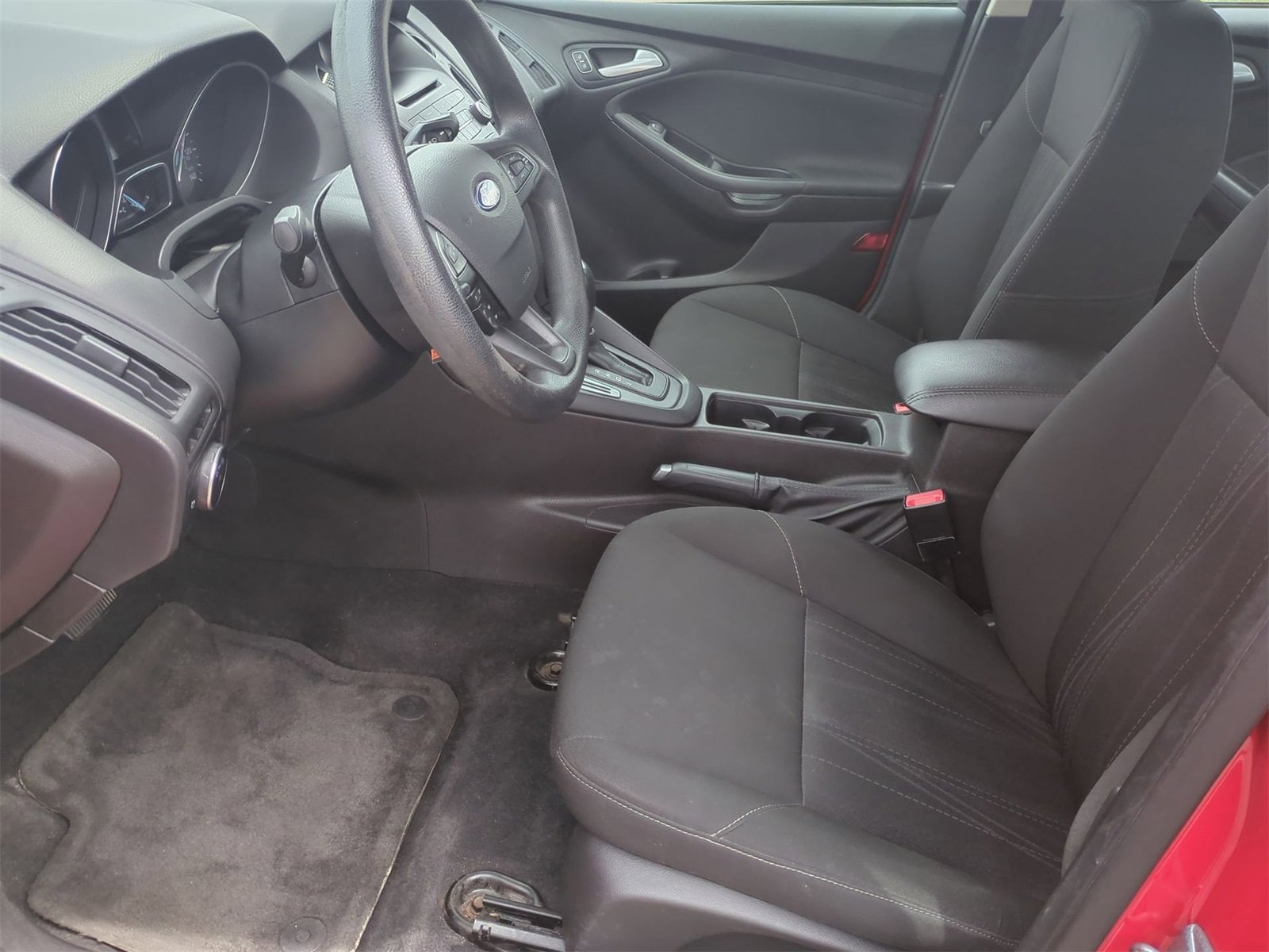 Thumbnail: 2016 Ford Focus - 16