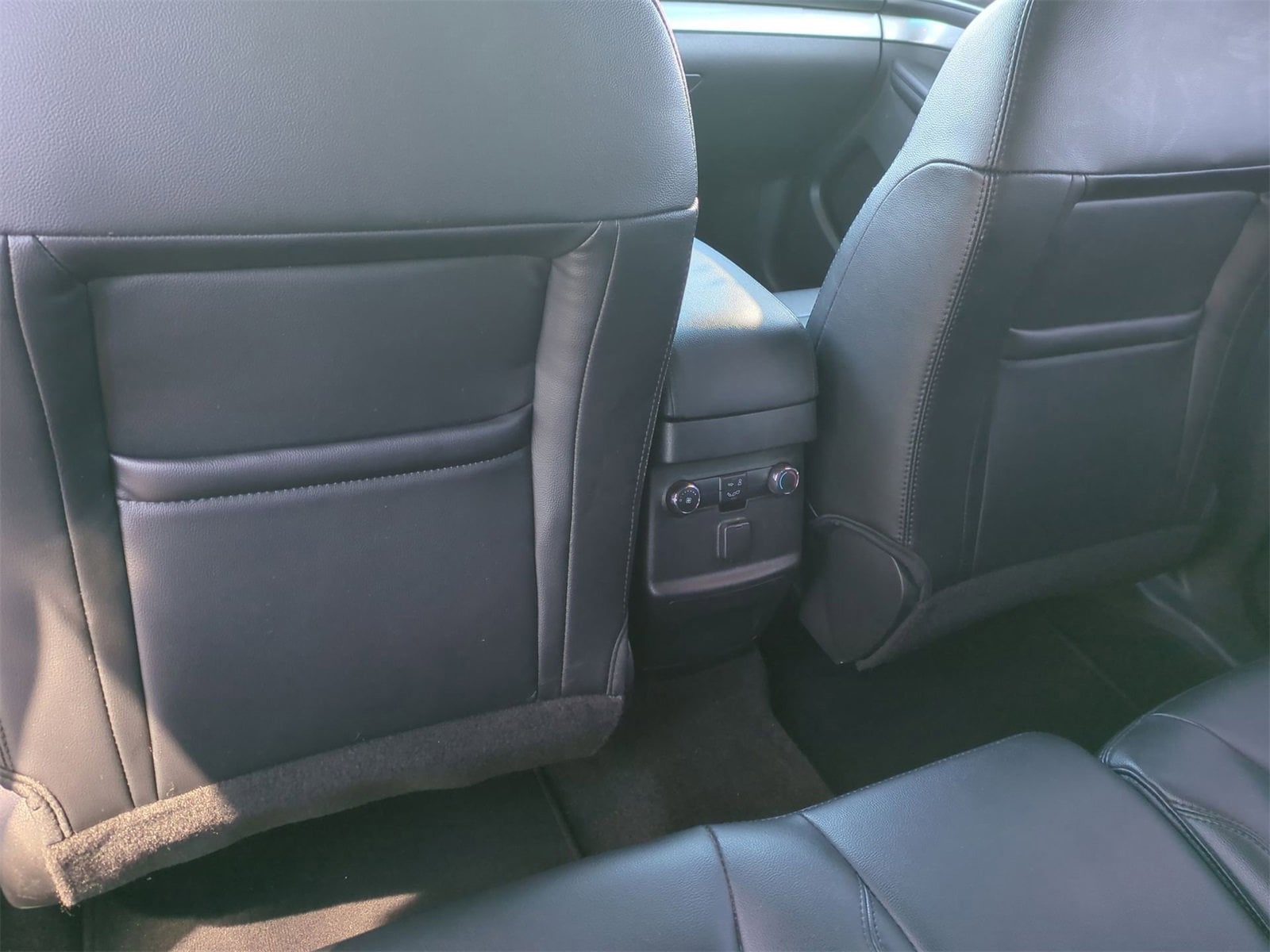 Thumbnail: 2016 Ford Explorer - 18