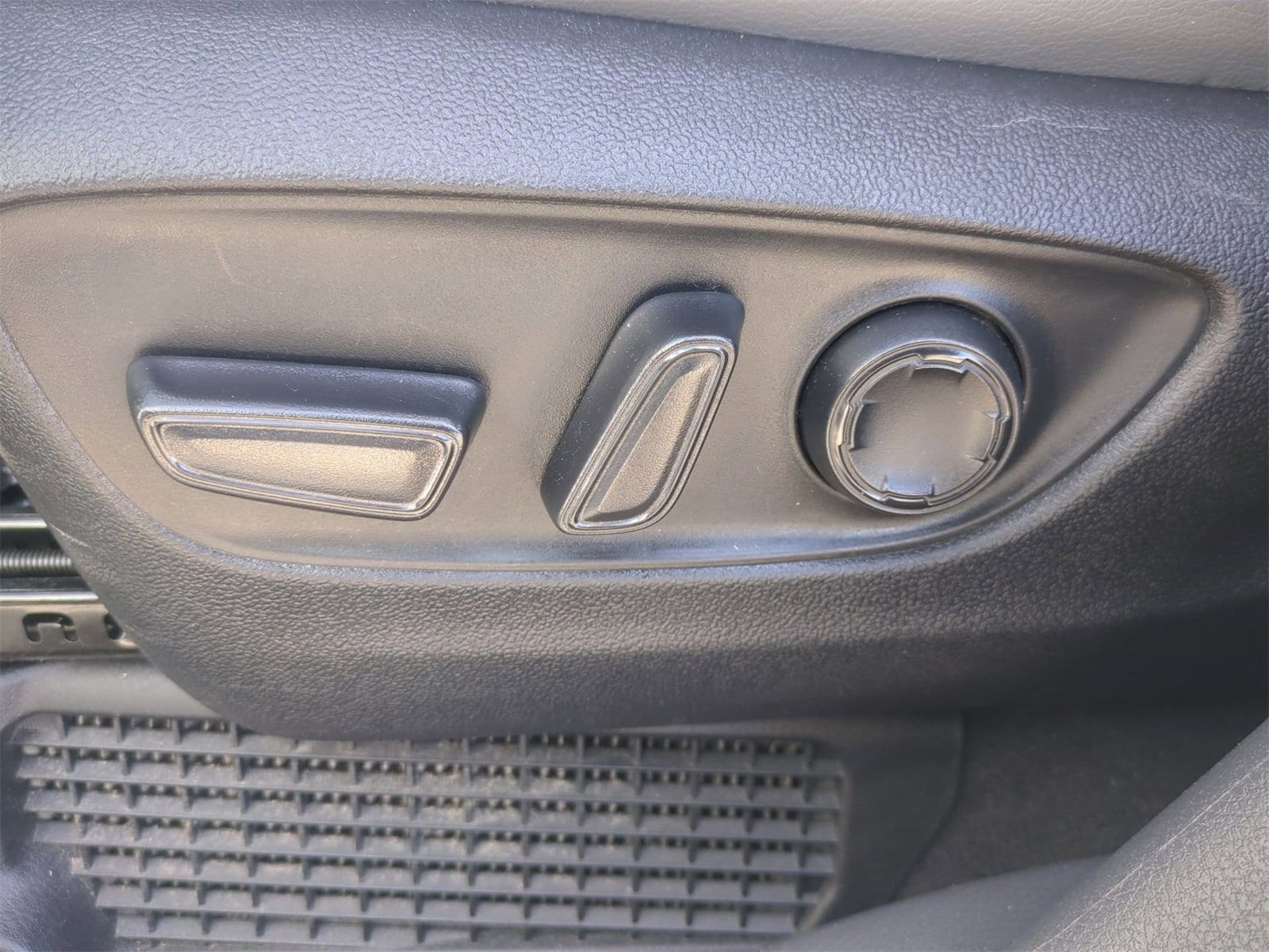 Thumbnail: 2024 Toyota Sienna - 17