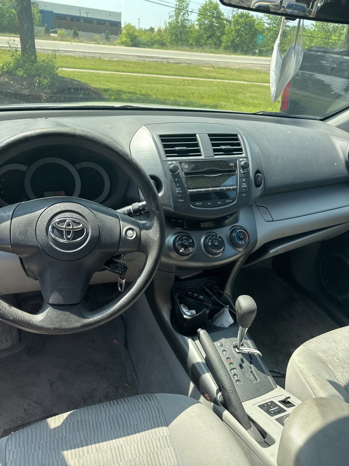 Thumbnail: 2011 Toyota RAV4 - 8