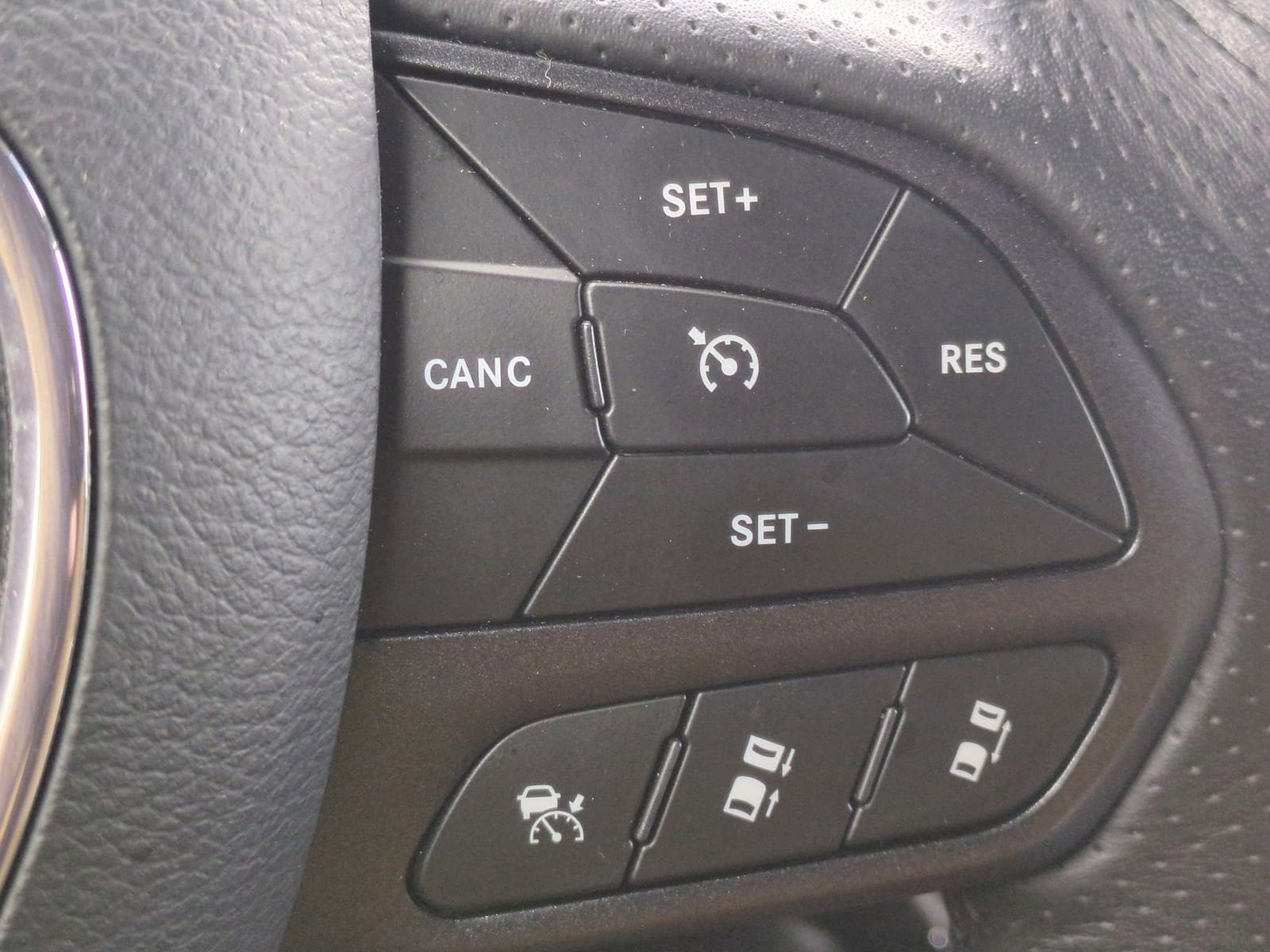 Thumbnail: 2023 Dodge Durango - 26