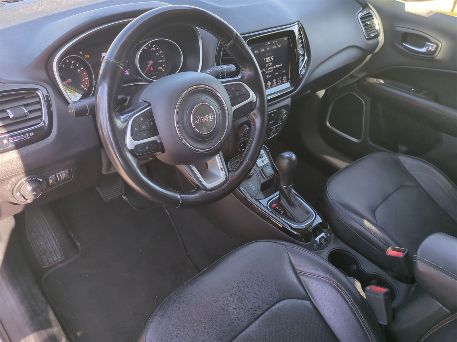 Thumbnail: 2020 Jeep Compass - 10