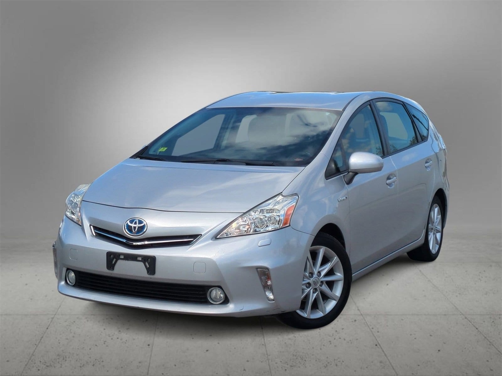 Thumbnail: 2014 Toyota Prius v - 1