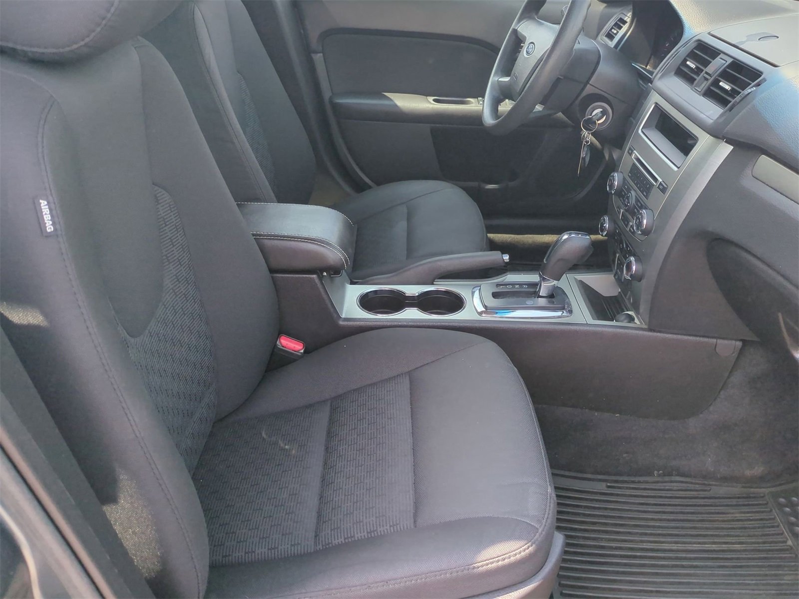 Thumbnail: 2012 Ford Fusion - 21