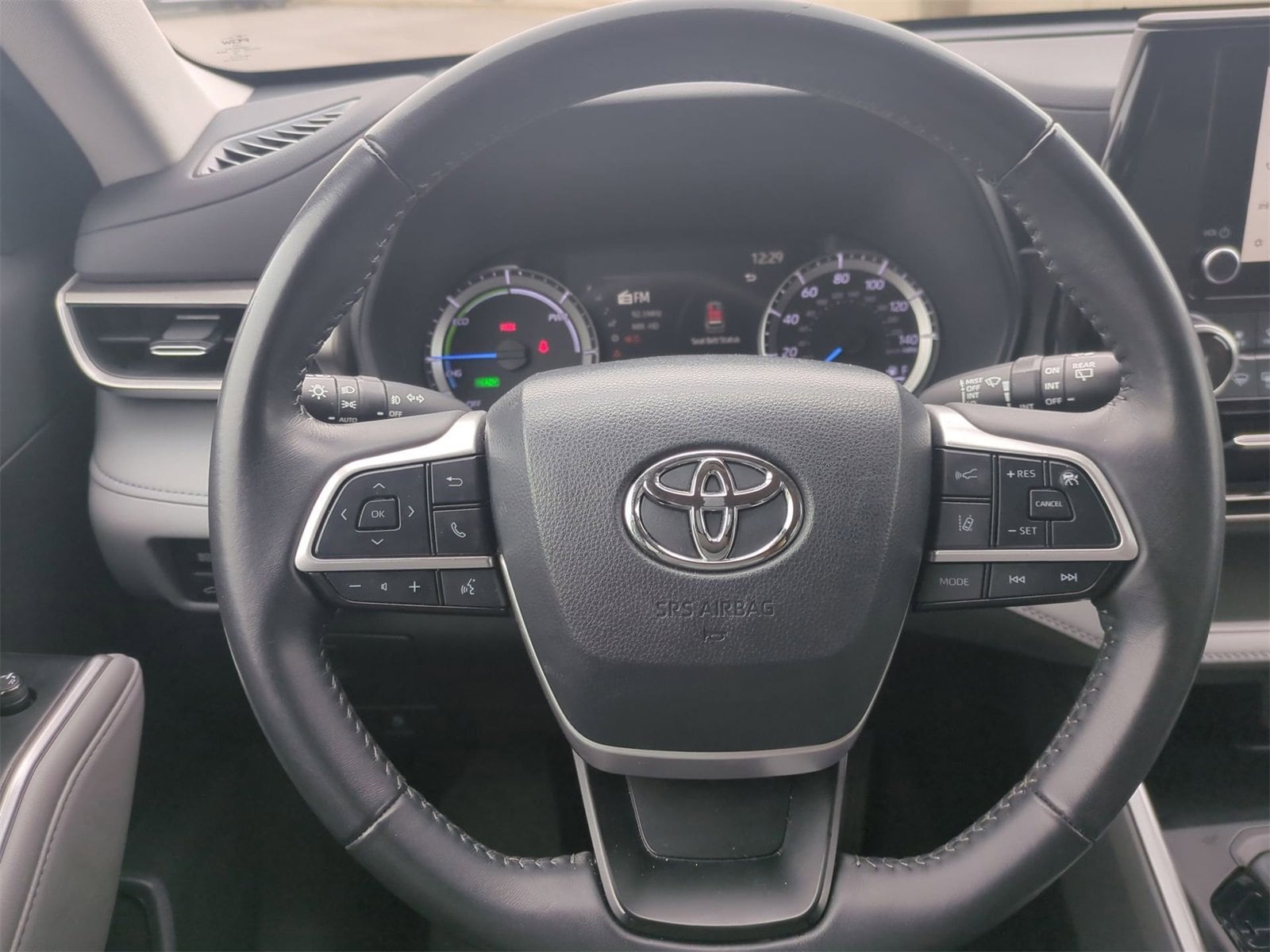 Thumbnail: 2023 Toyota Highlander - 23