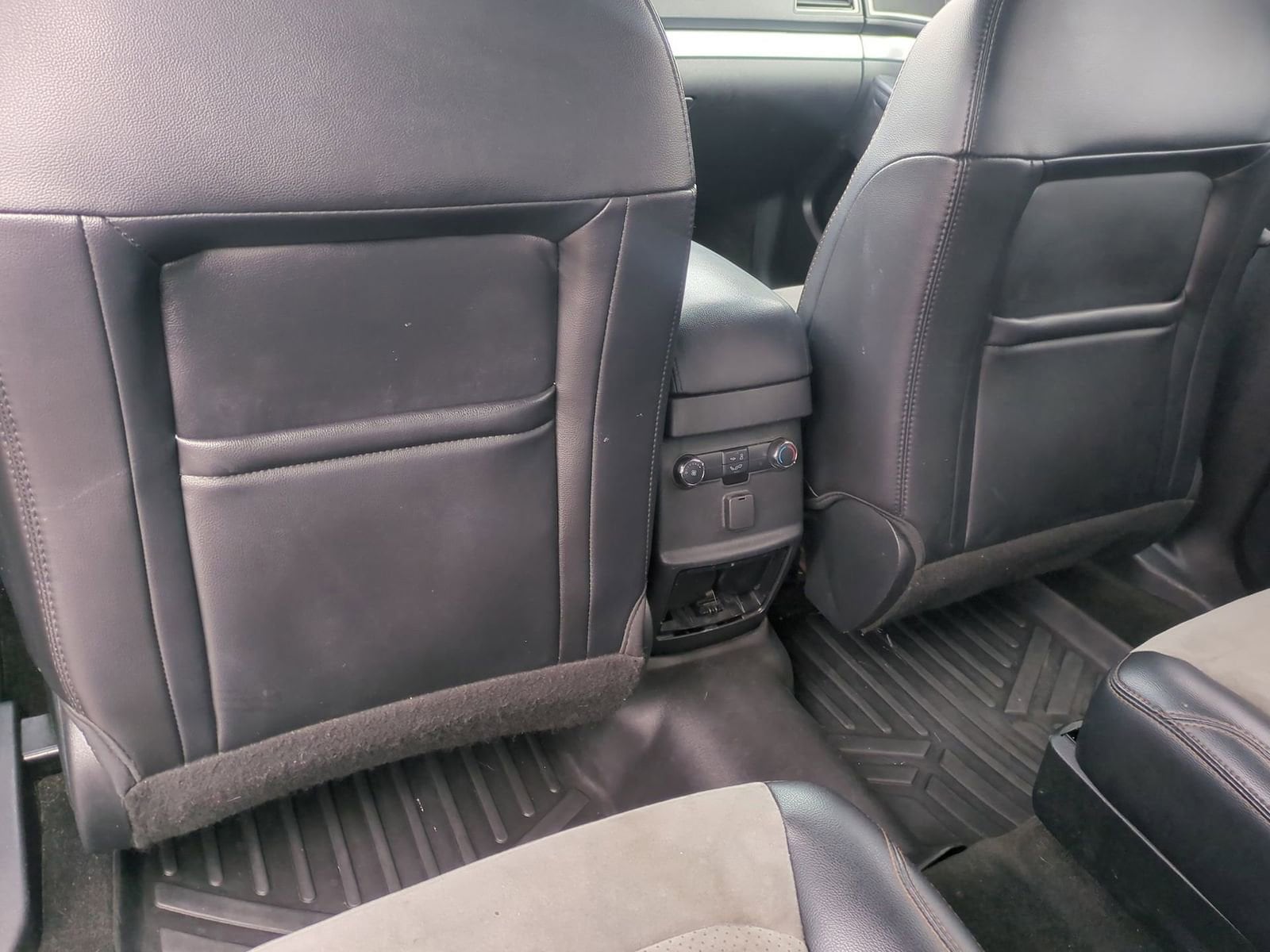 Thumbnail: 2017 Ford Explorer - 18