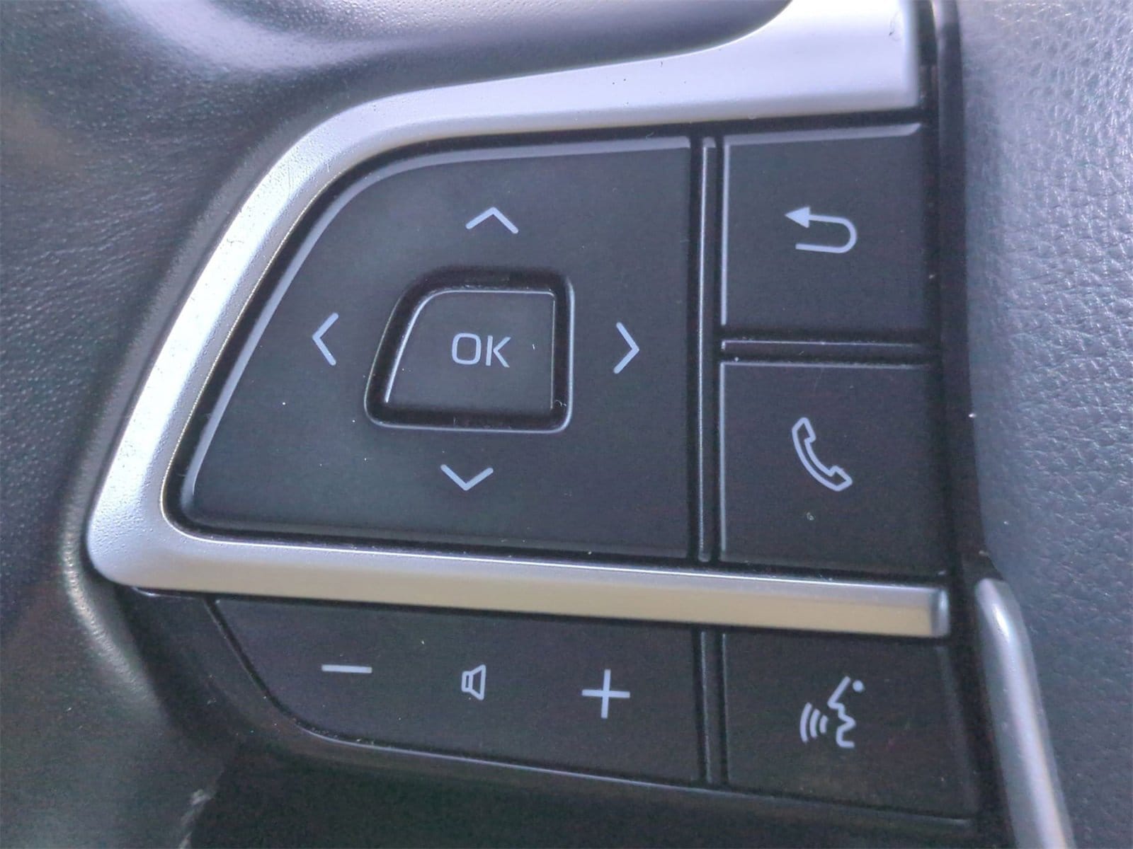 Thumbnail: 2022 Toyota Highlander - 26