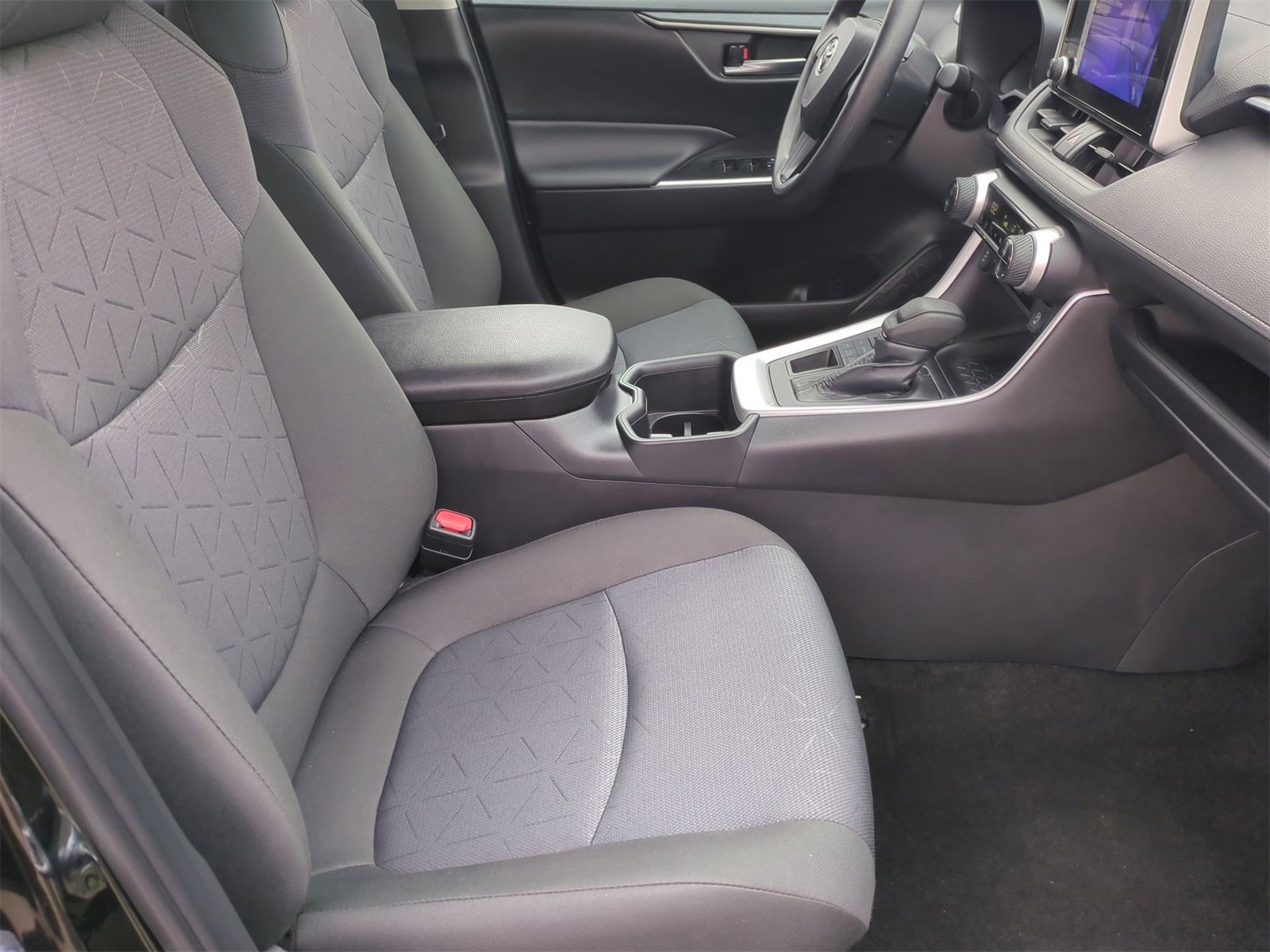 Thumbnail: 2025 Toyota RAV4 - 21