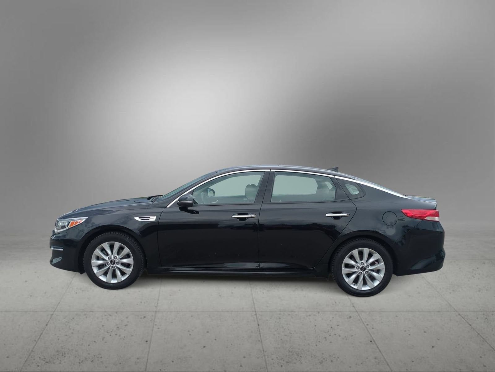 Thumbnail: 2017 Kia Optima - 5