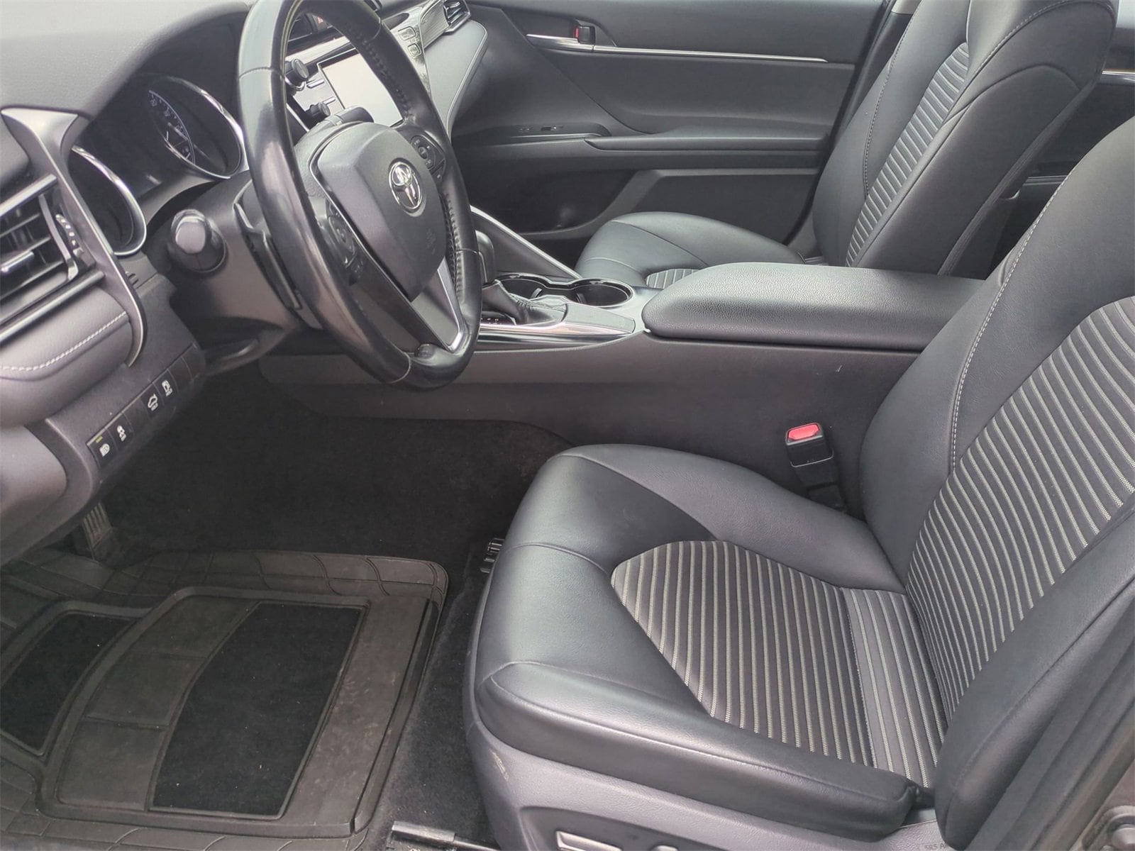 Thumbnail: 2019 Toyota Camry - 16