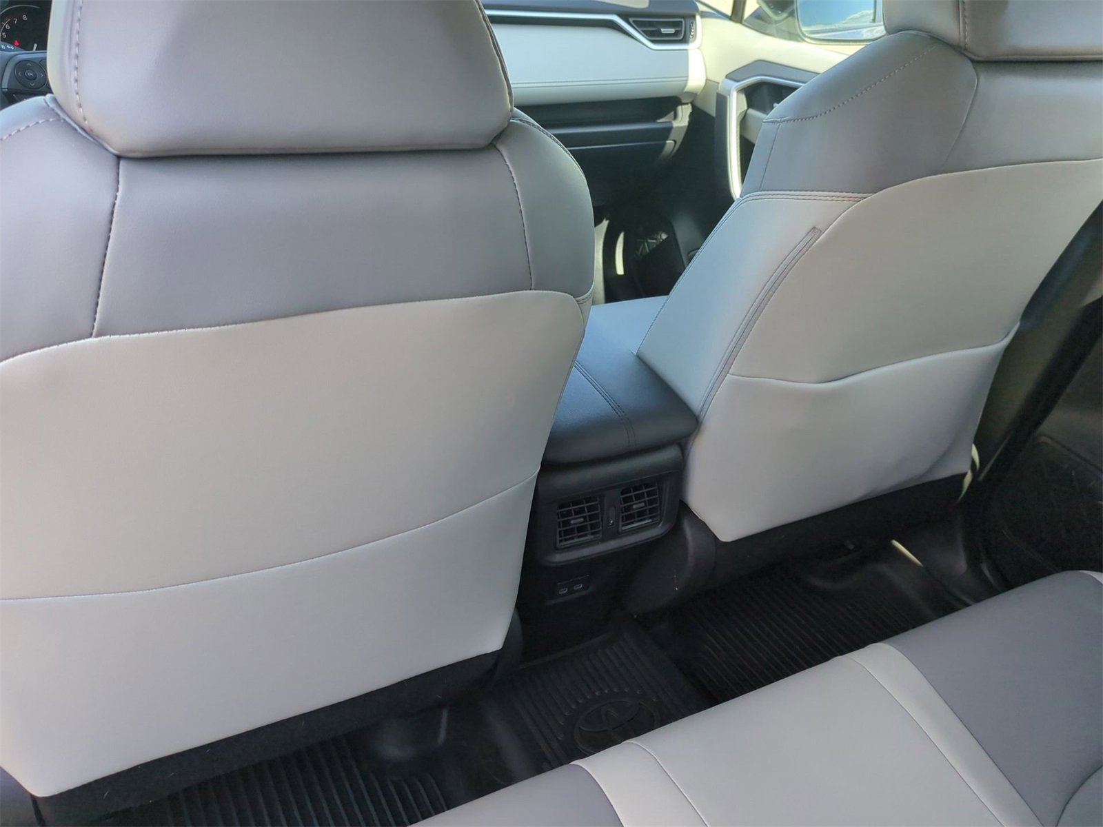 Thumbnail: 2024 Toyota RAV4 - 18