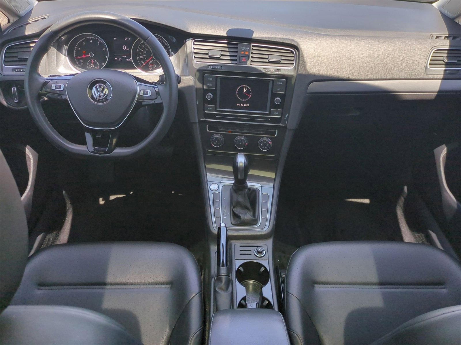 Thumbnail: 2020 Volkswagen Golf - 15