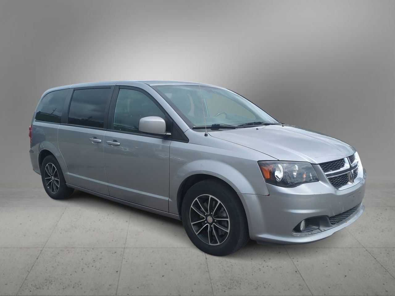 Thumbnail: 2019 Dodge Grand Caravan - 2