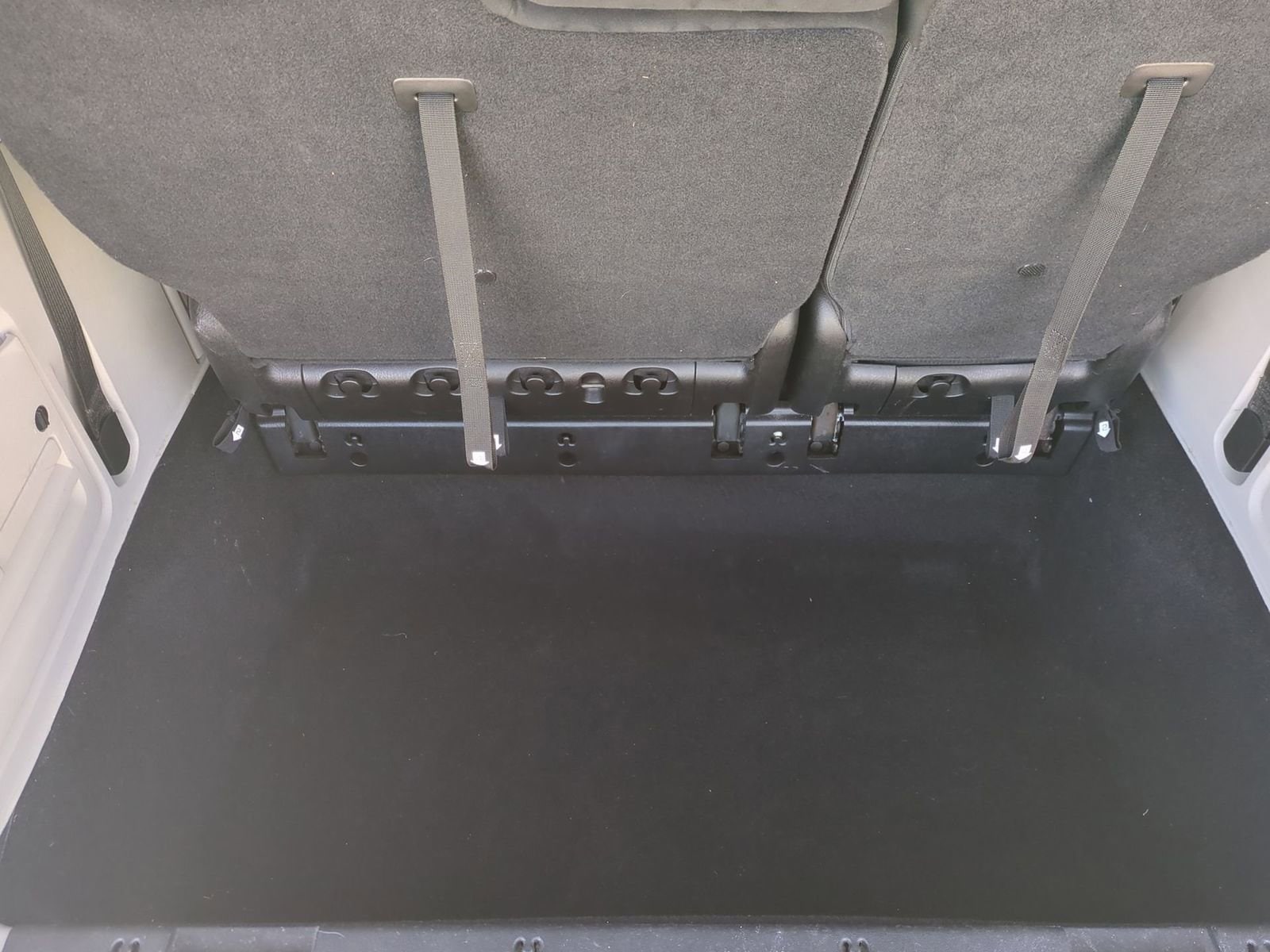 Thumbnail: 2011 Dodge Grand Caravan - 31