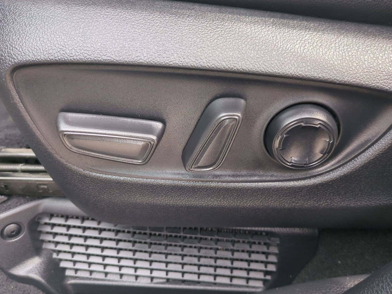 Thumbnail: 2023 Toyota Sienna - 17