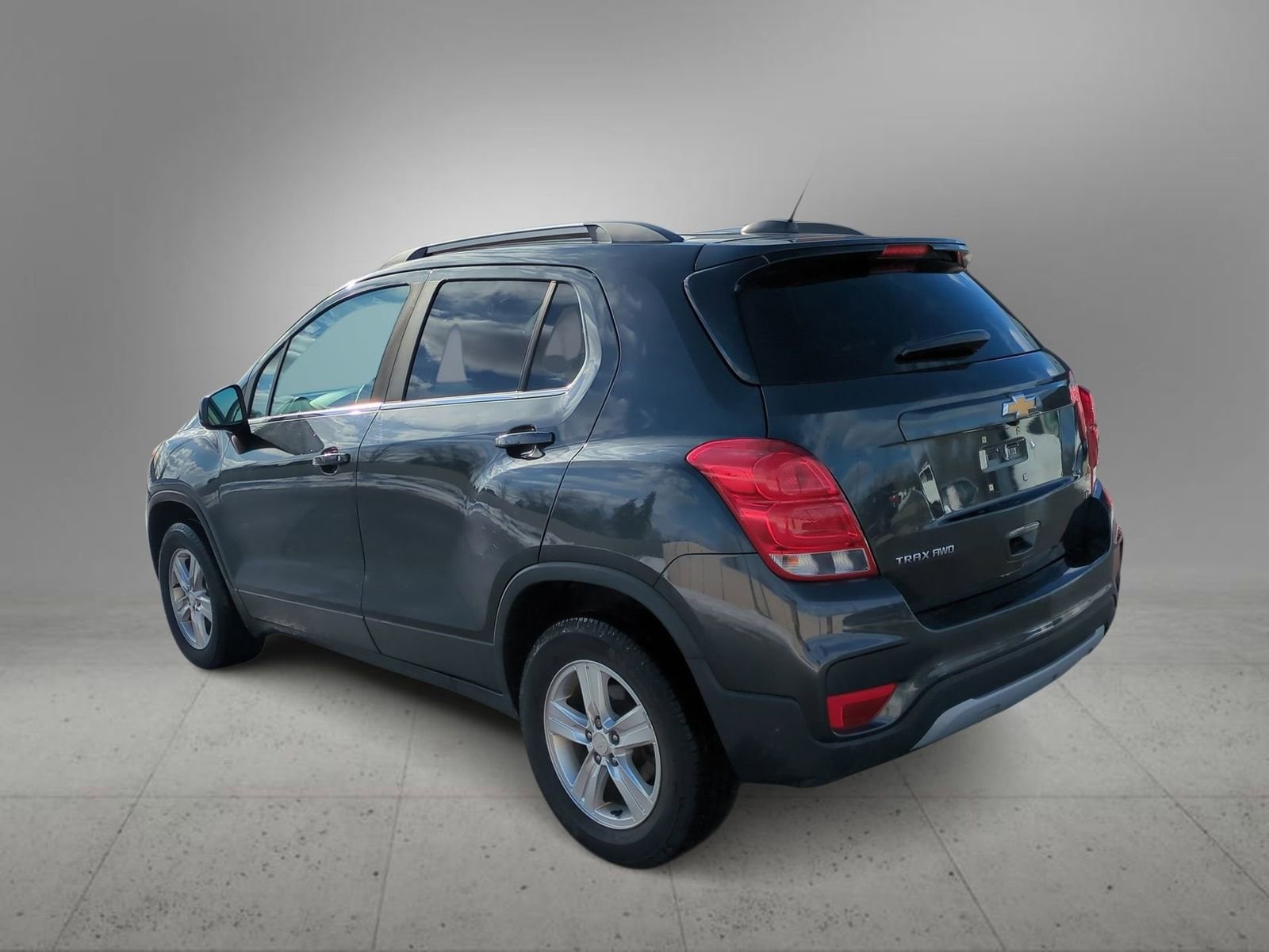 Thumbnail: 2017 Chevrolet Trax - 6