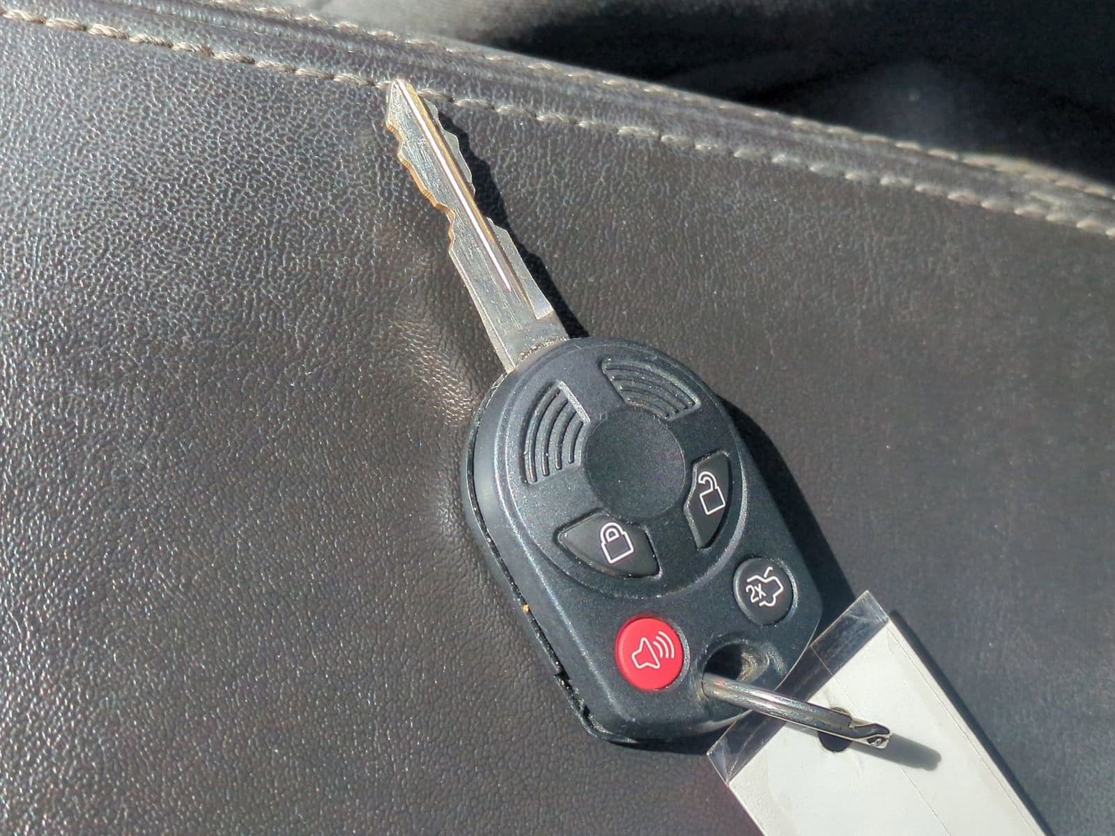 Thumbnail: 2010 Mercury Milan - 32