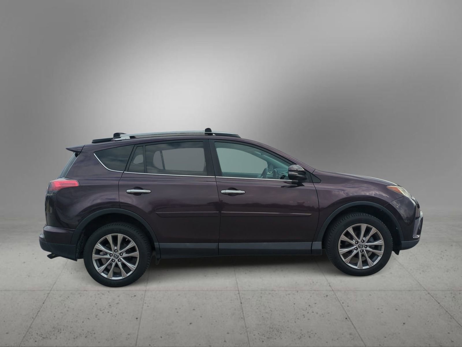 Thumbnail: 2017 Toyota RAV4 - 9