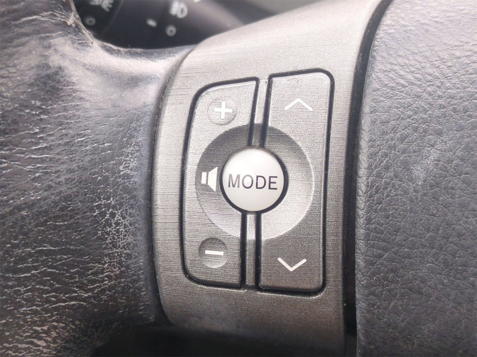 Thumbnail: 2011 Toyota RAV4 - 25