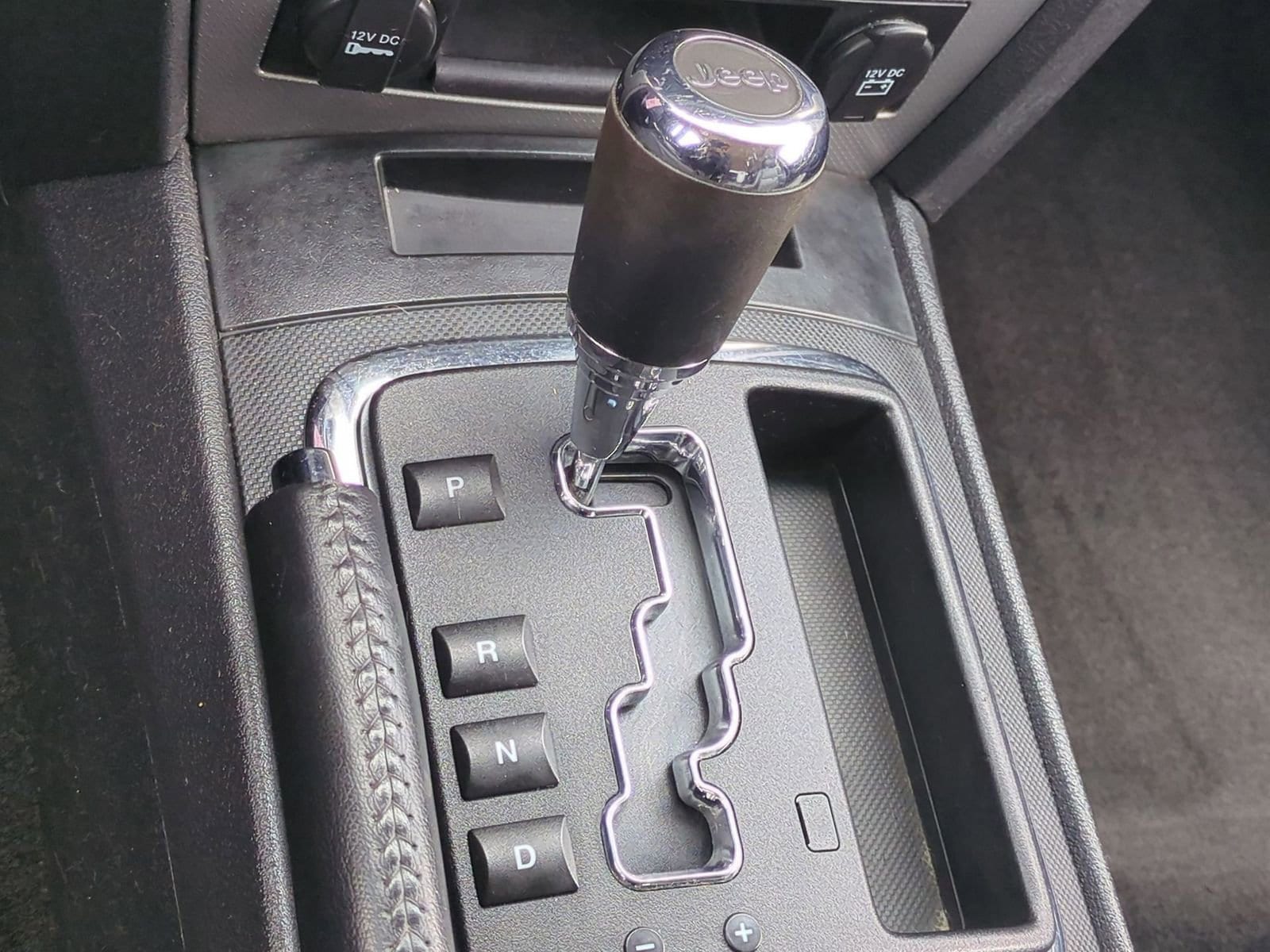 Thumbnail: 2010 Jeep Grand Cherokee - 33