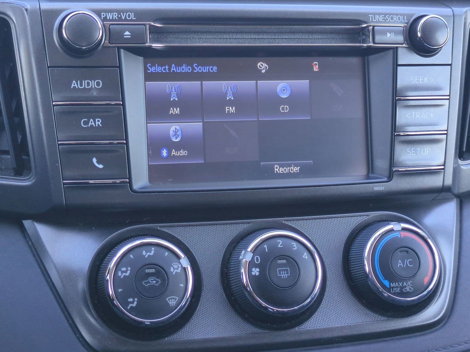 Thumbnail: 2015 Toyota RAV4 - 27