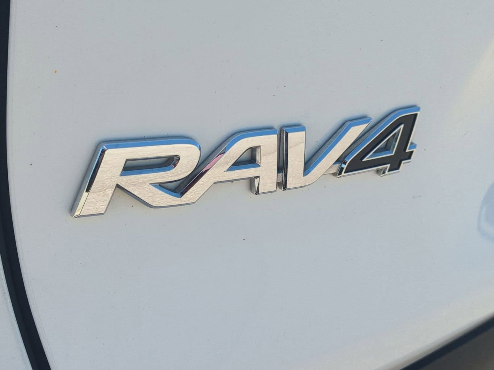 Thumbnail: 2022 Toyota RAV4 - 13