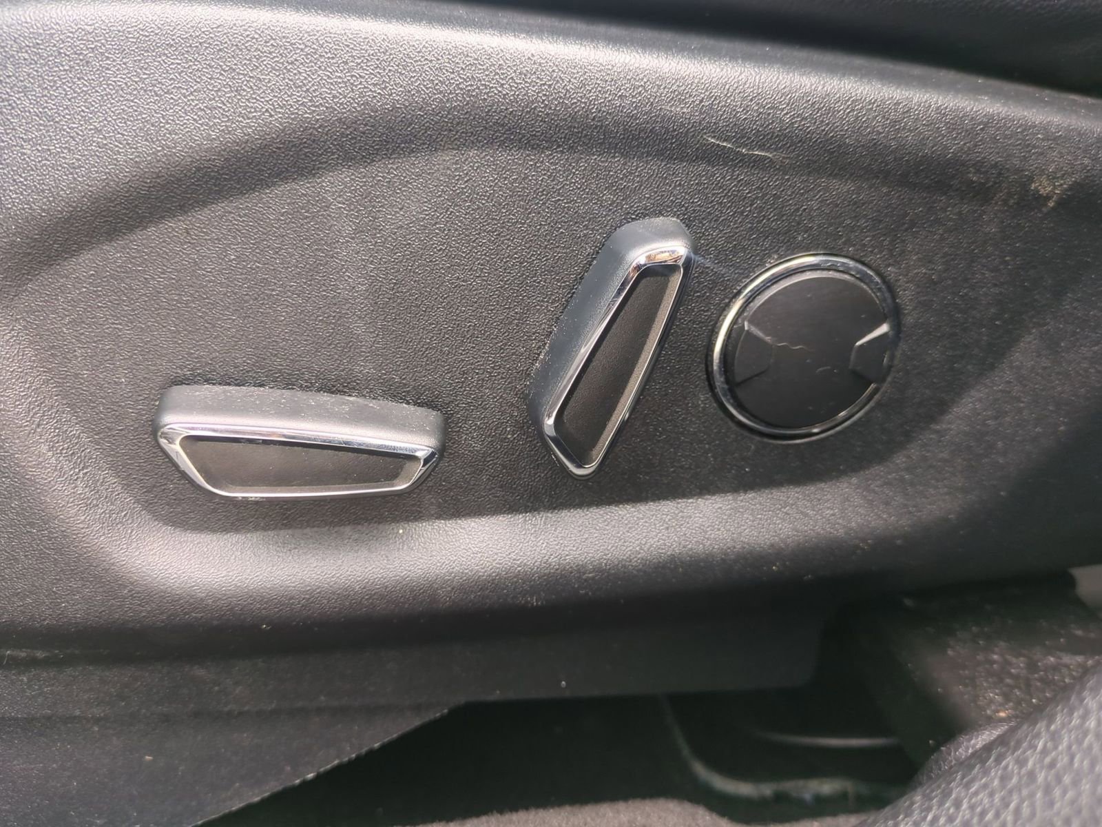 Thumbnail: 2017 Ford Explorer - 17