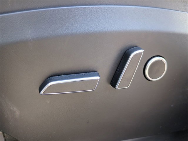 Thumbnail: 2022 Tesla Model X - 16