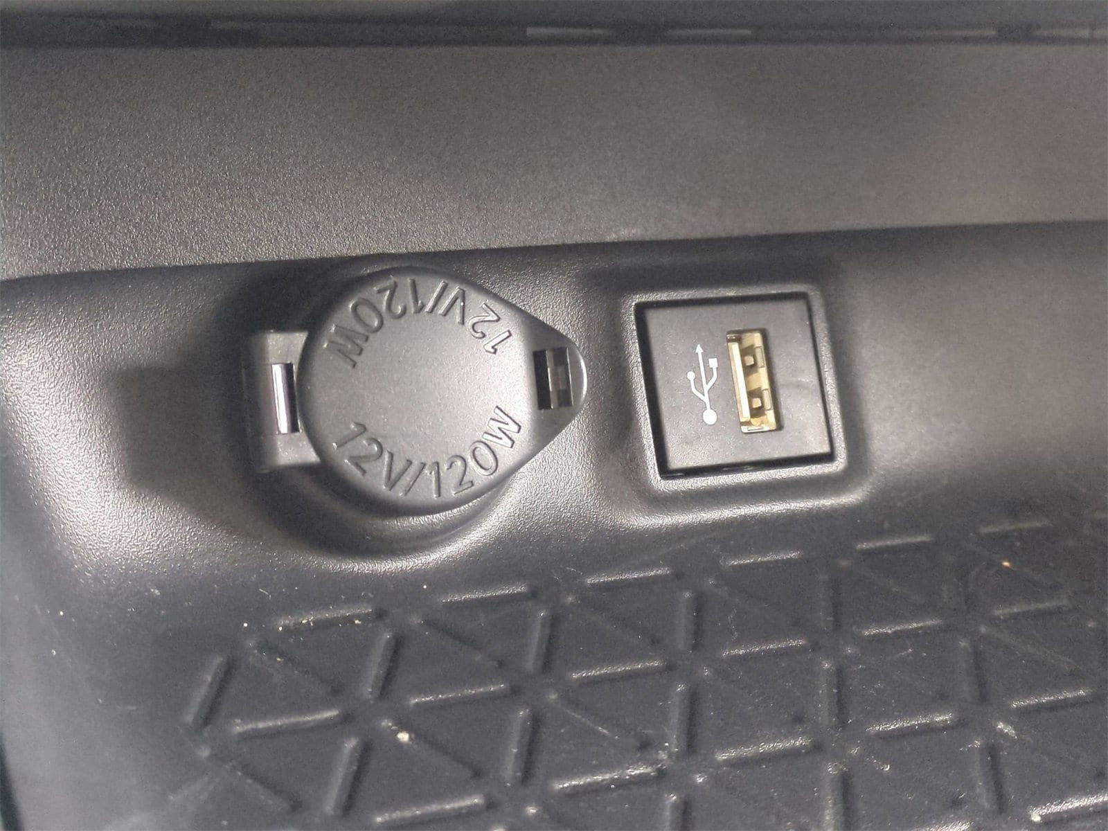 Thumbnail: 2025 Toyota RAV4 - 29