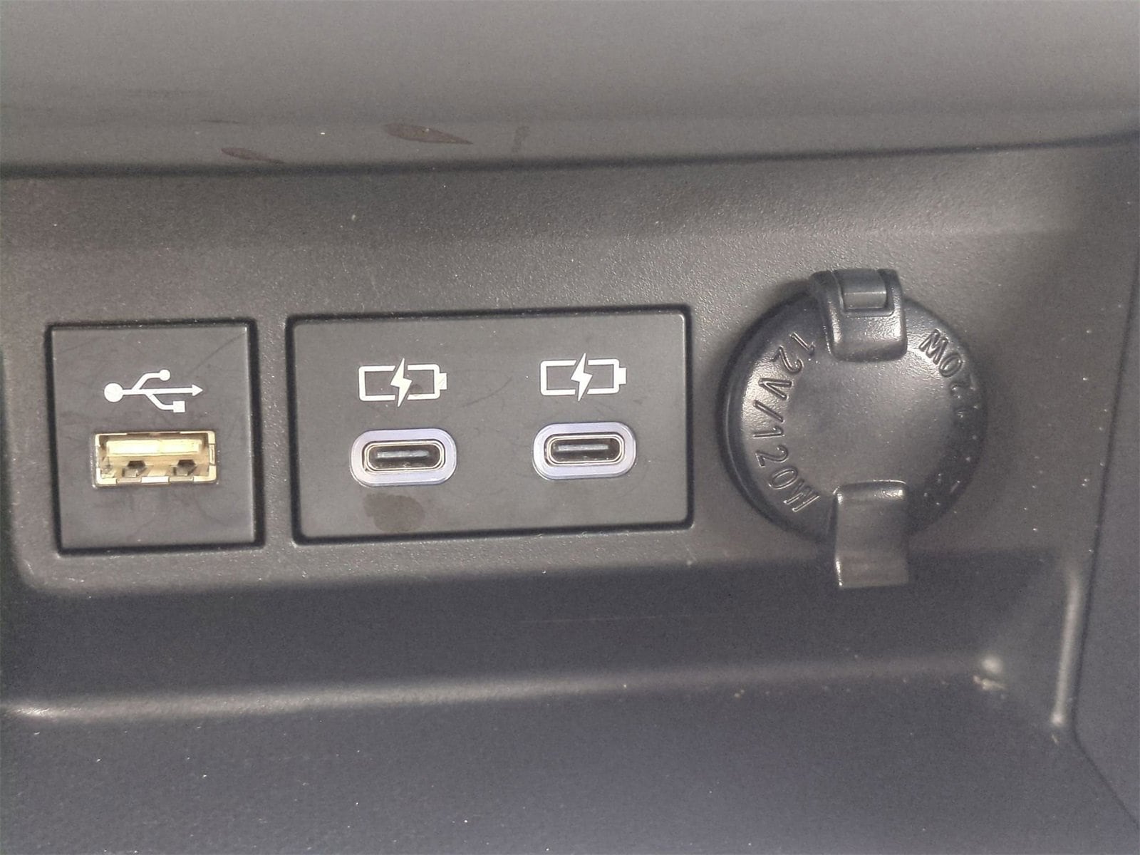 Thumbnail: 2023 Toyota Highlander - 31