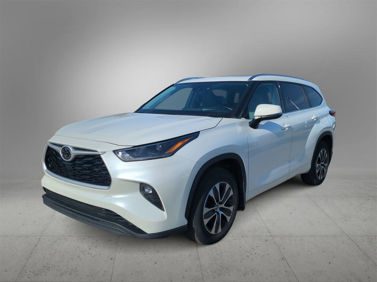 Thumbnail: 2021 Toyota Highlander - 4