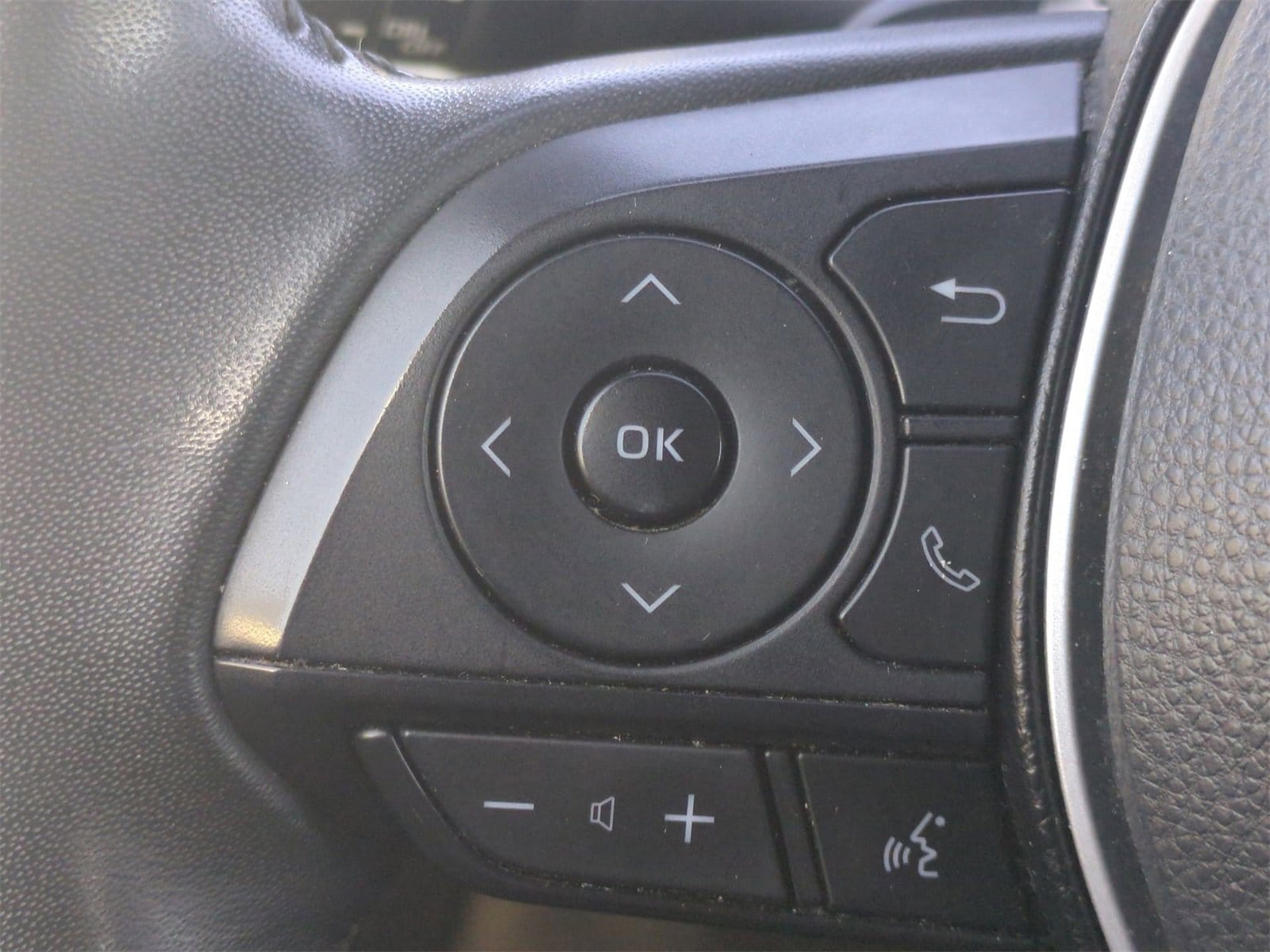 Thumbnail: 2023 Toyota Corolla - 23