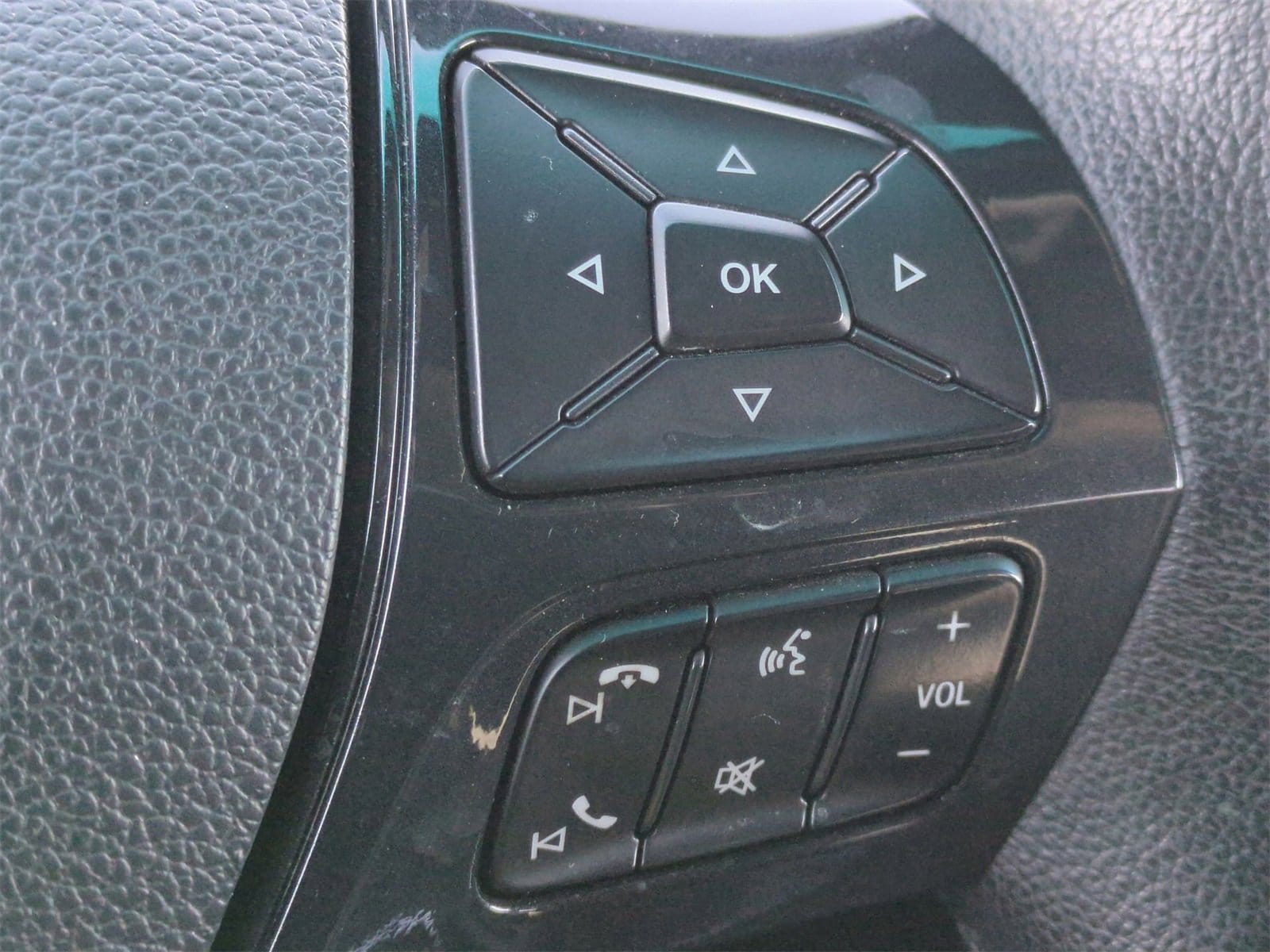 Thumbnail: 2016 Ford Explorer - 26