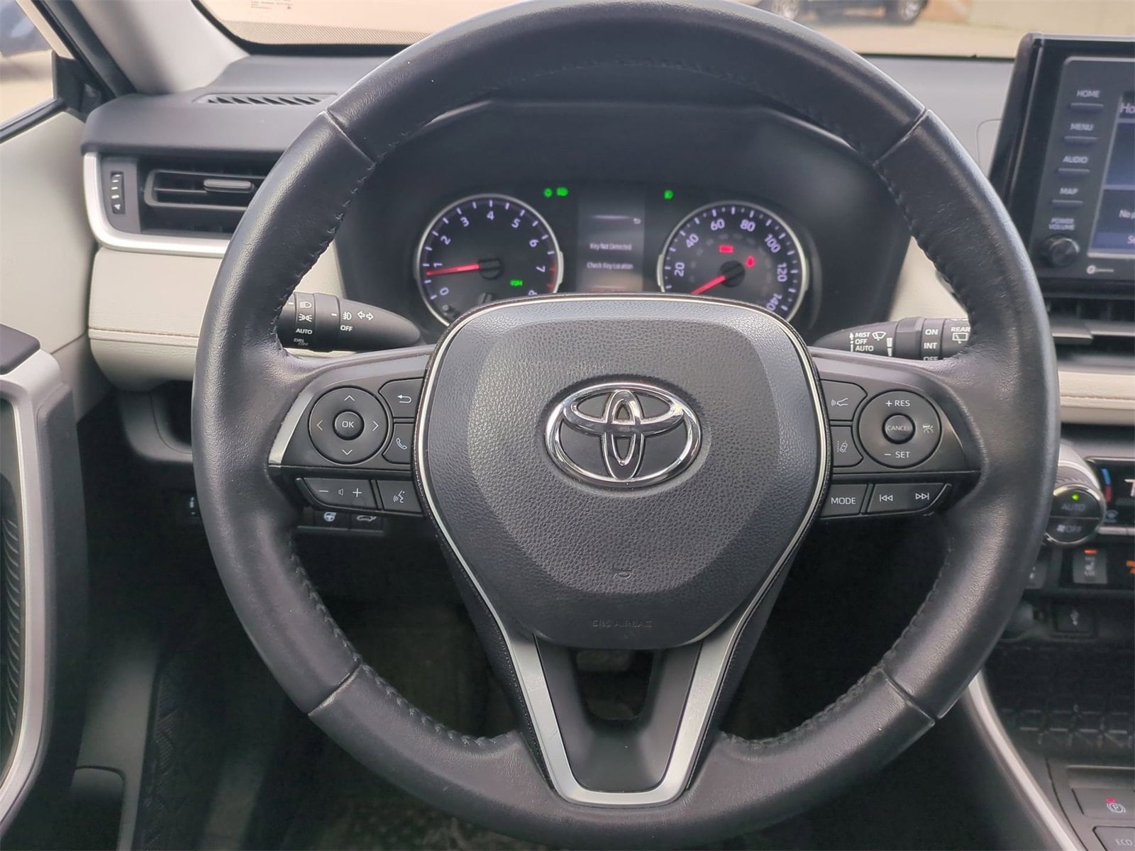 Thumbnail: 2021 Toyota RAV4 - 24