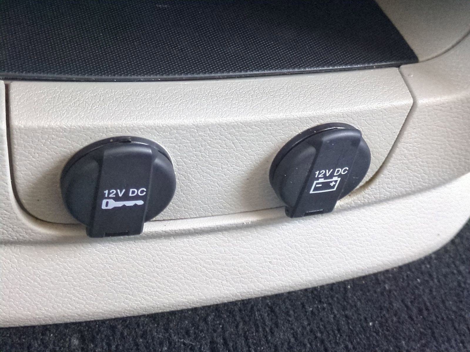 Thumbnail: 2013 Chrysler Town & Country - 29