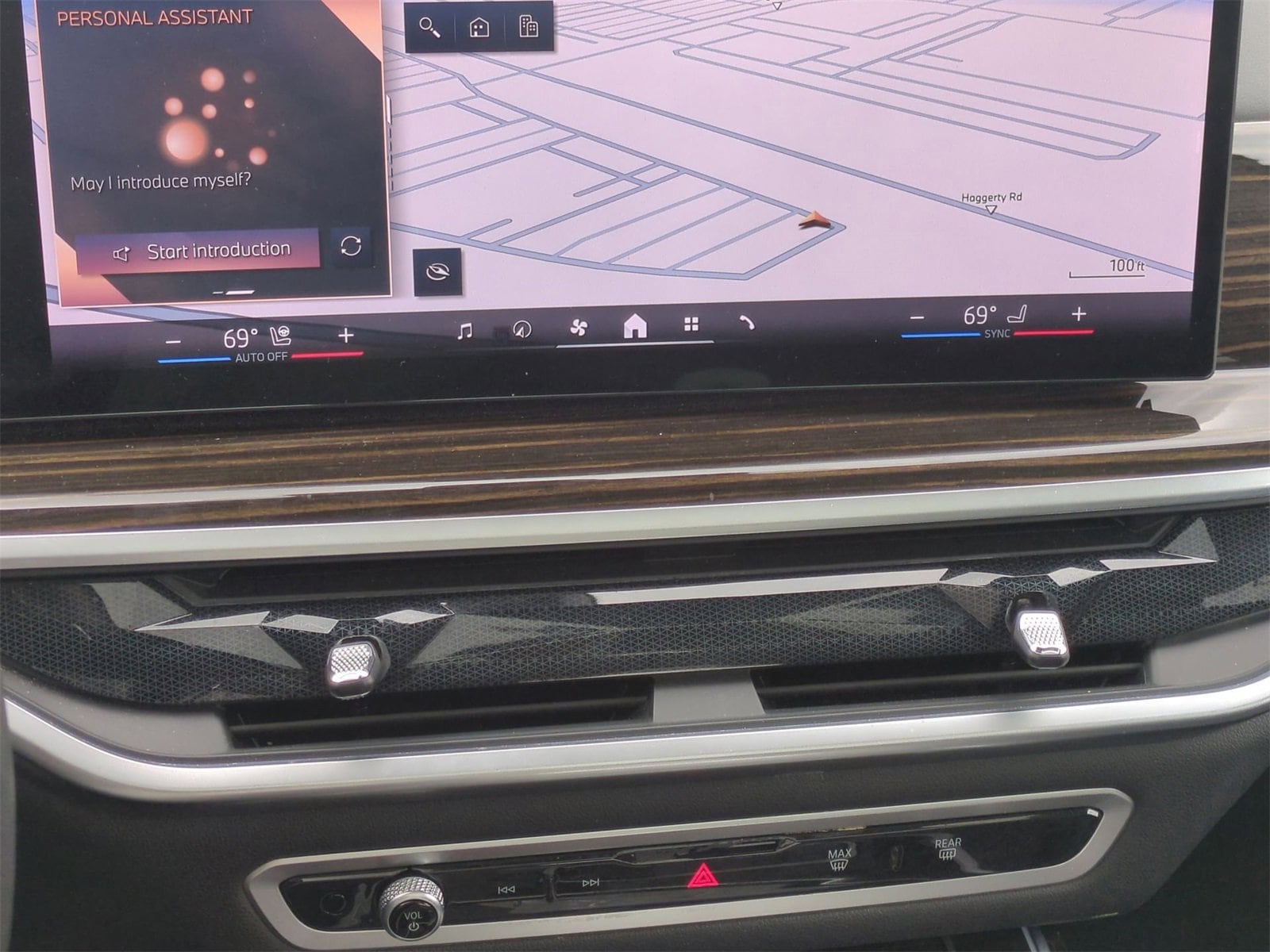 Thumbnail: 2024 BMW X7 - 29