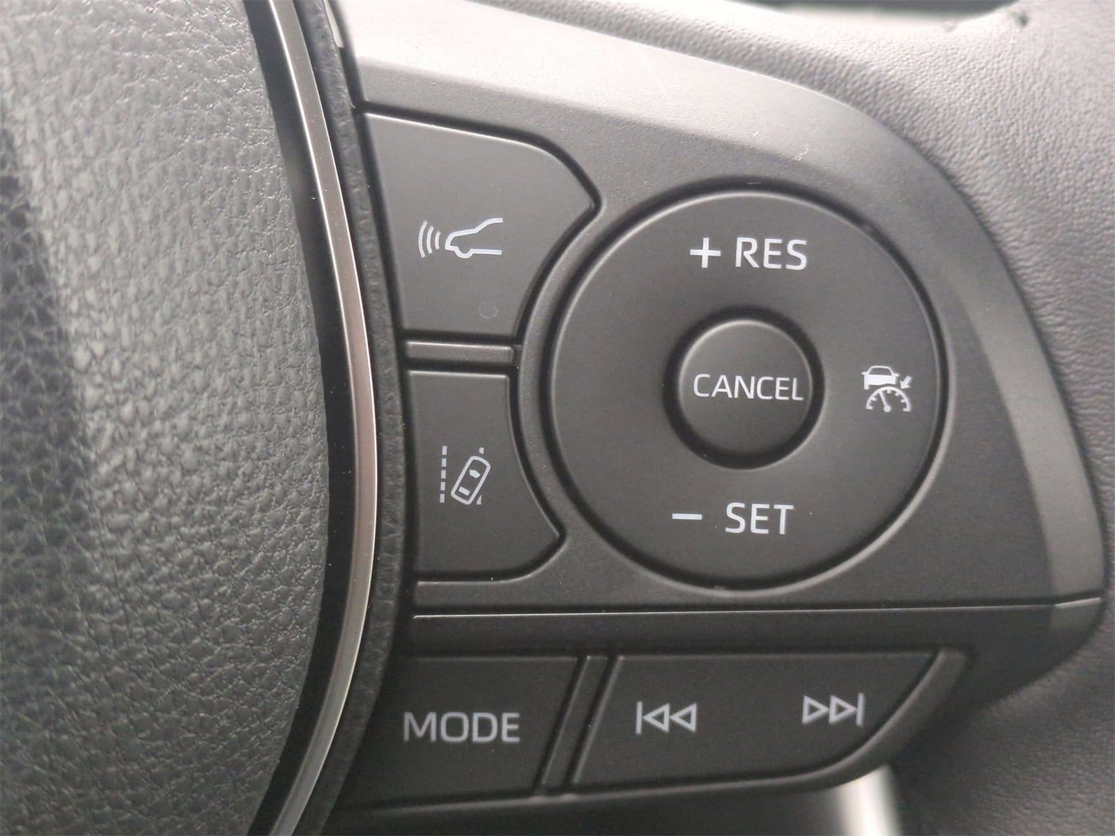 Thumbnail: 2025 Toyota RAV4 - 26