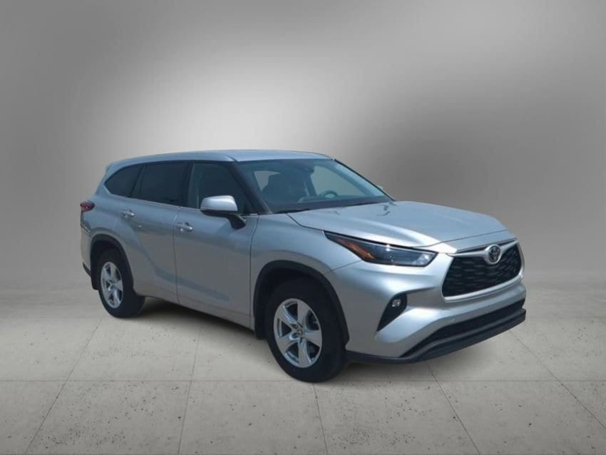 Thumbnail: 2022 Toyota Highlander - 2
