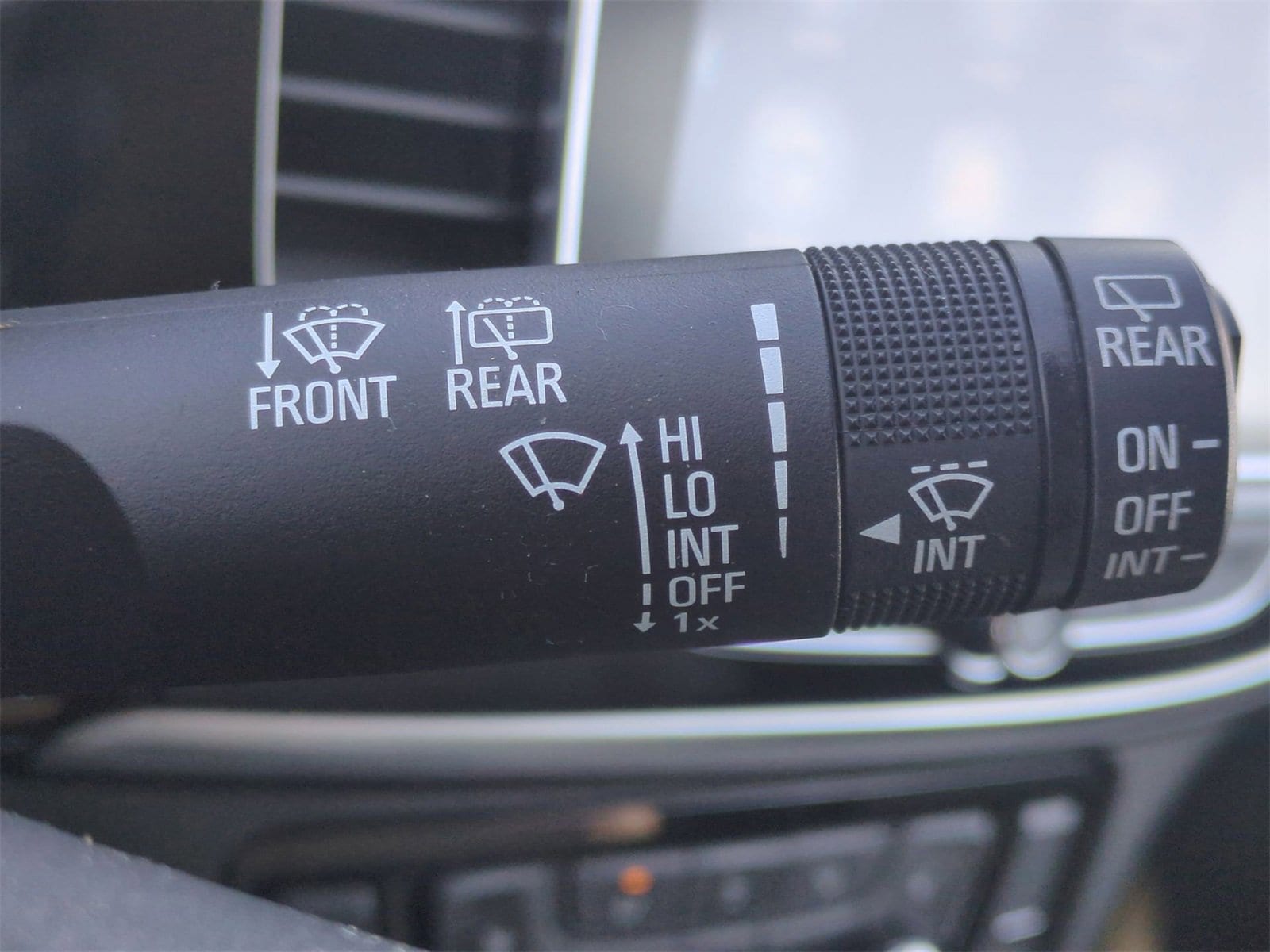 Thumbnail: 2018 Buick Encore - 27