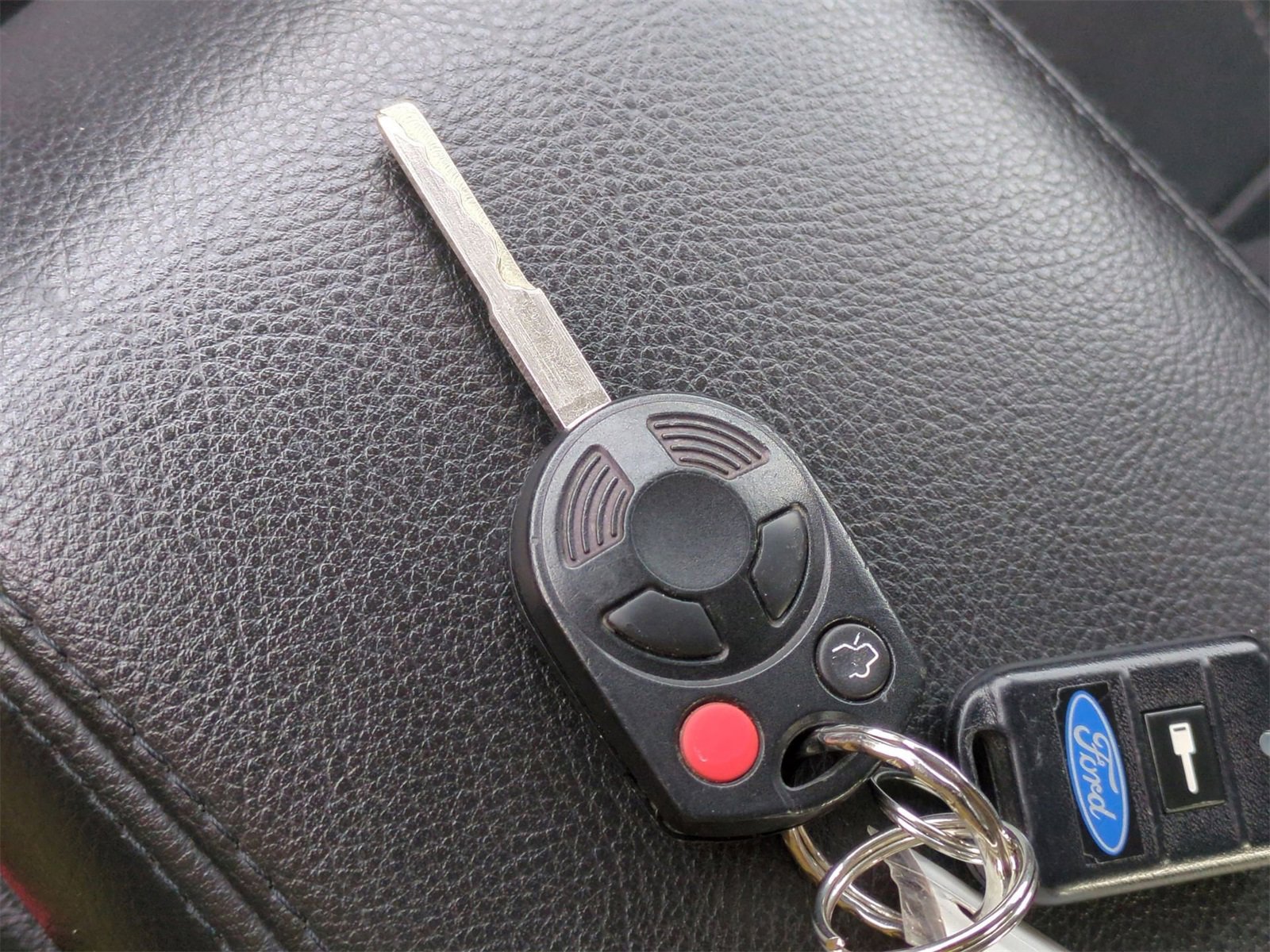 Thumbnail: 2013 Ford Focus - 32