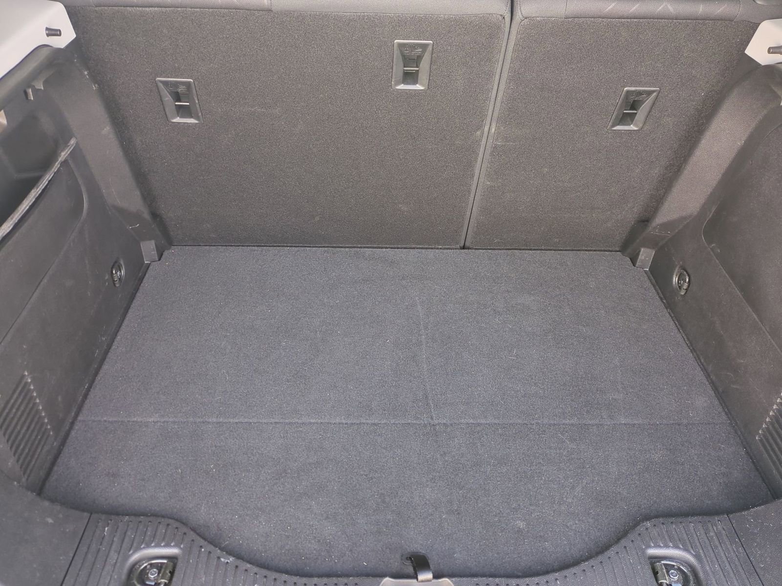 Thumbnail: 2017 Chevrolet Trax - 32