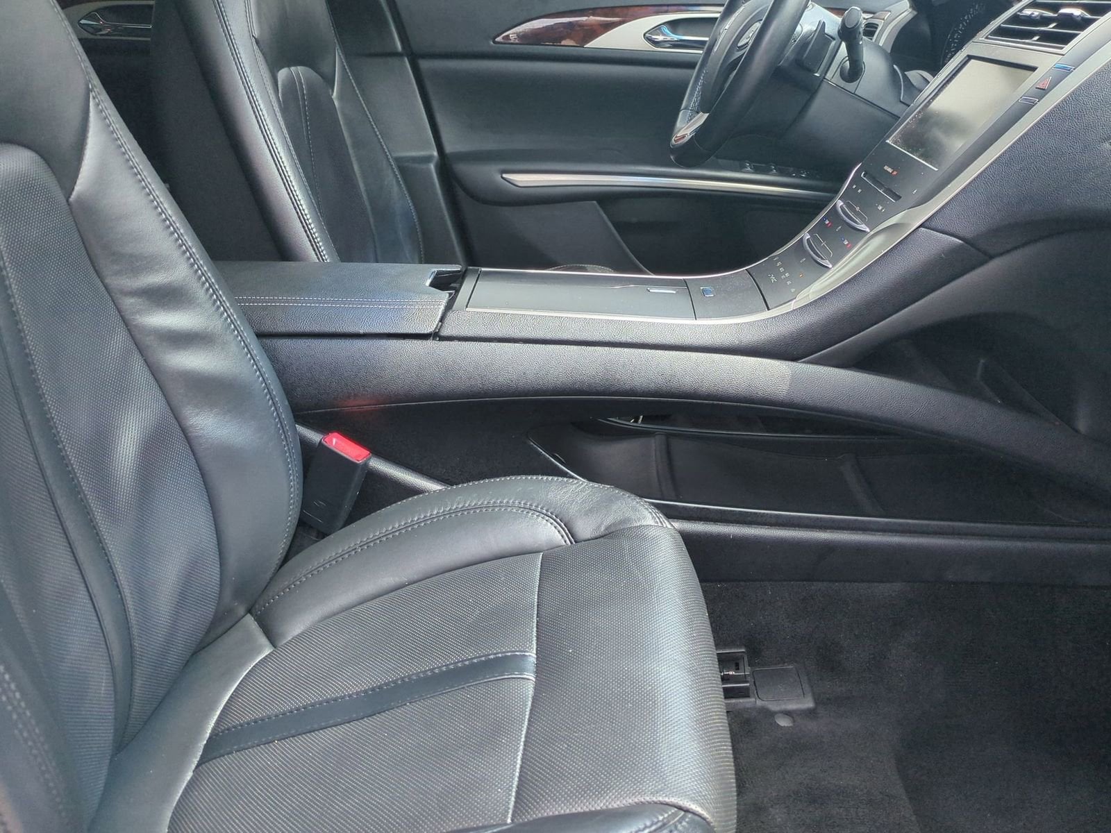 Thumbnail: 2016 Lincoln MKZ - 23