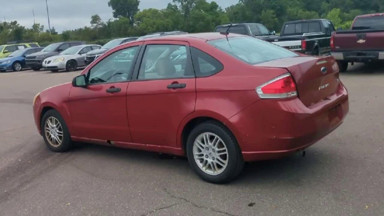 Thumbnail: 2010 Ford Focus - 6